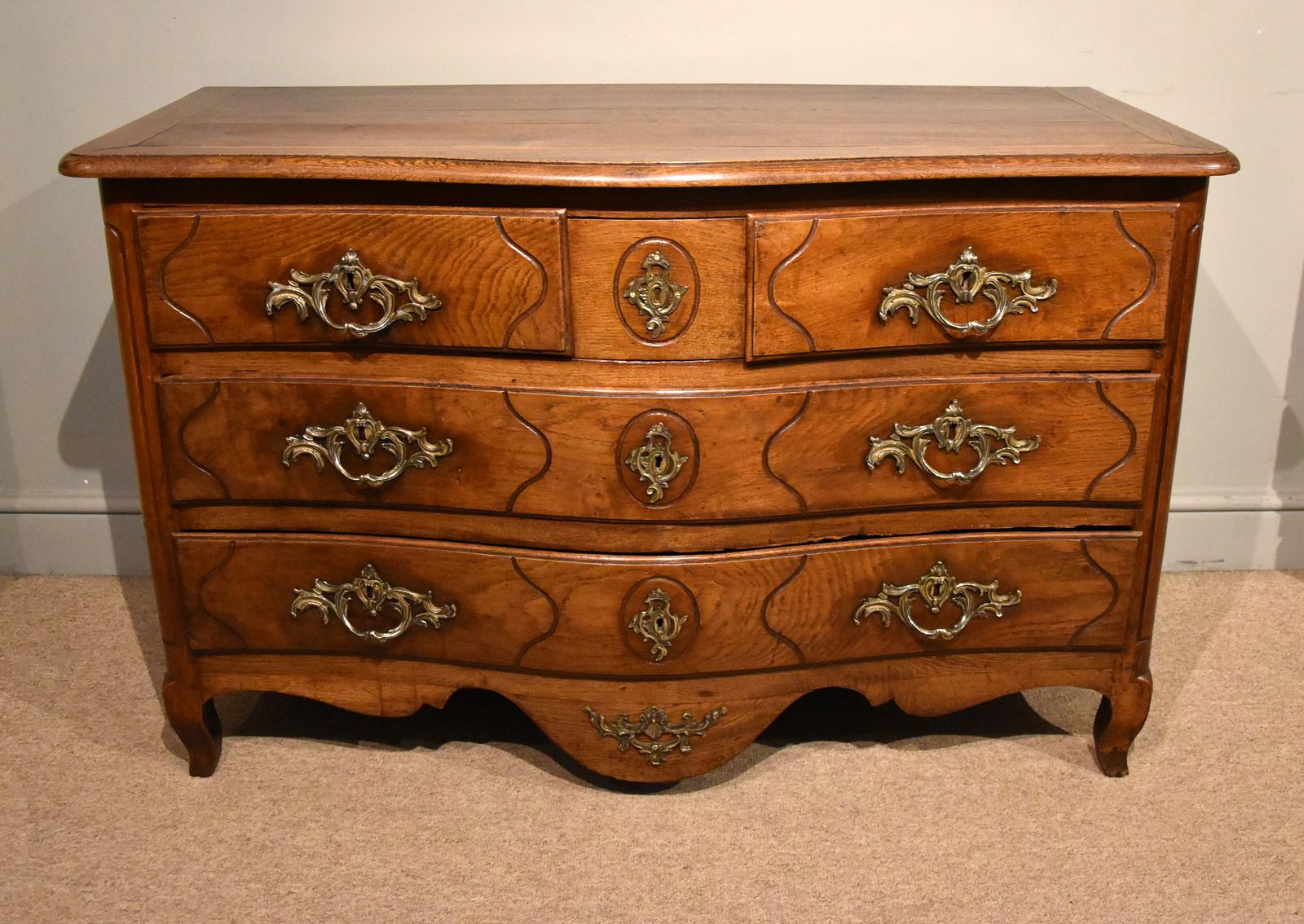 18th Century Serpentine Oak Chest of Drawers (1 of 11)