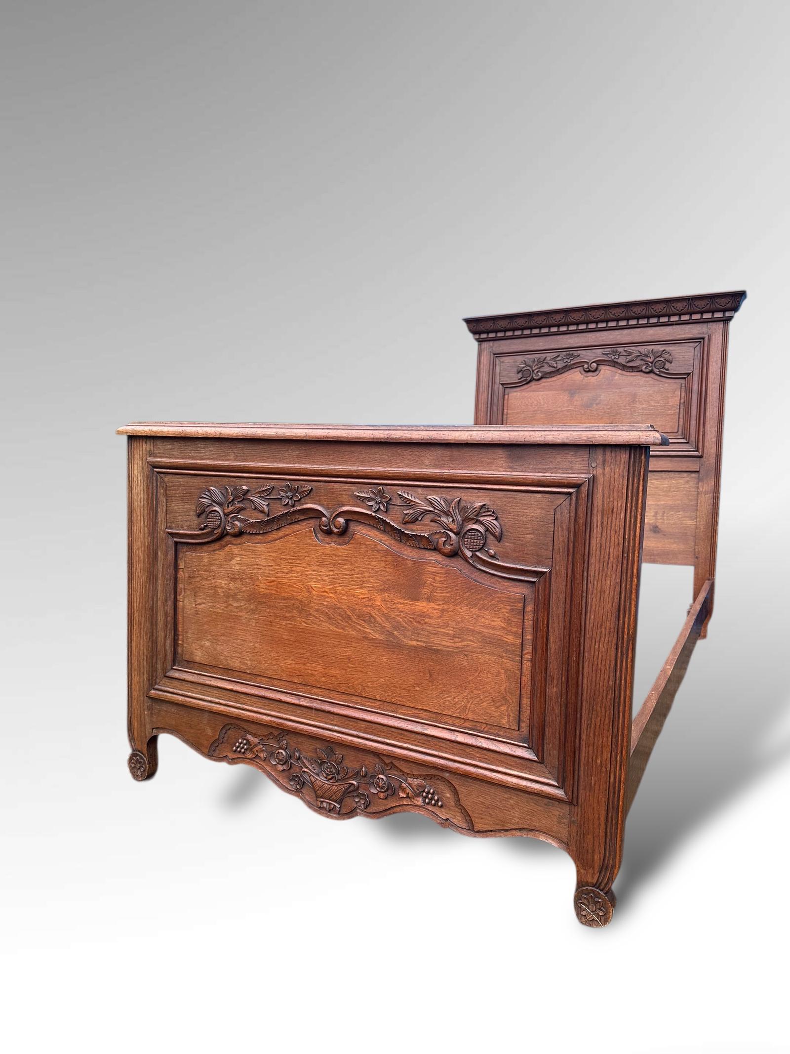 Antique French Single Carved Bed Frame Louis XVI Style (1 of 13) Antique French Single Carved Bed Frame Louis XVI Style (1 of 13)