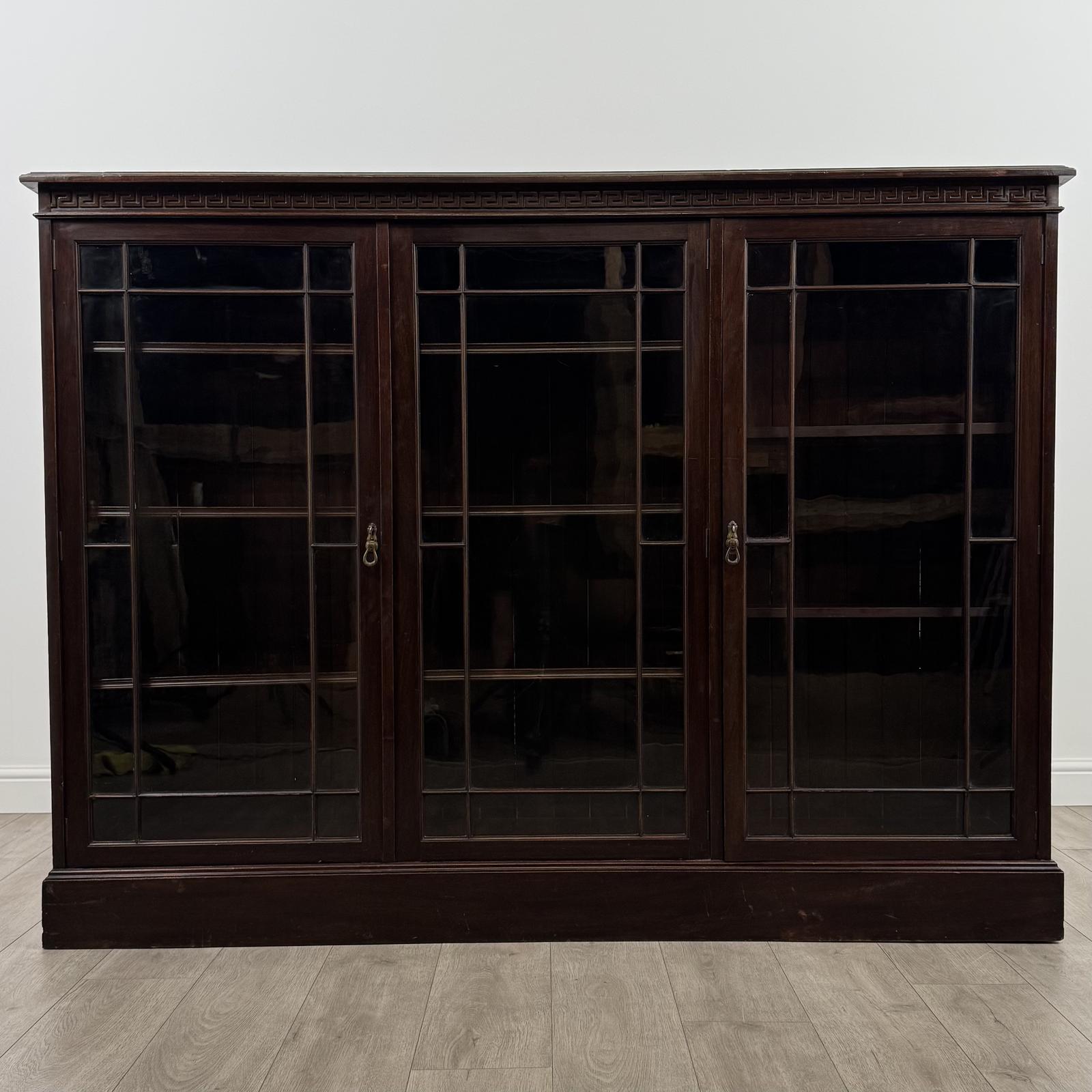 Antique 20th Century Good Quality Large Display Cabinet (1 of 10)