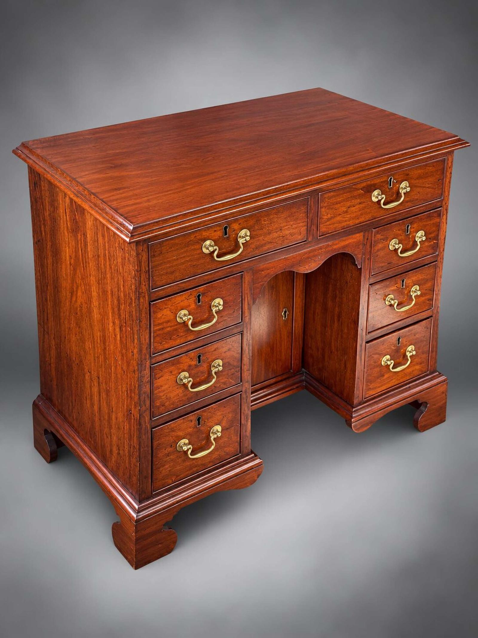Antique Mahogany Kneehole Desk (1 of 4) Antique Mahogany Kneehole Desk (1 of 4)