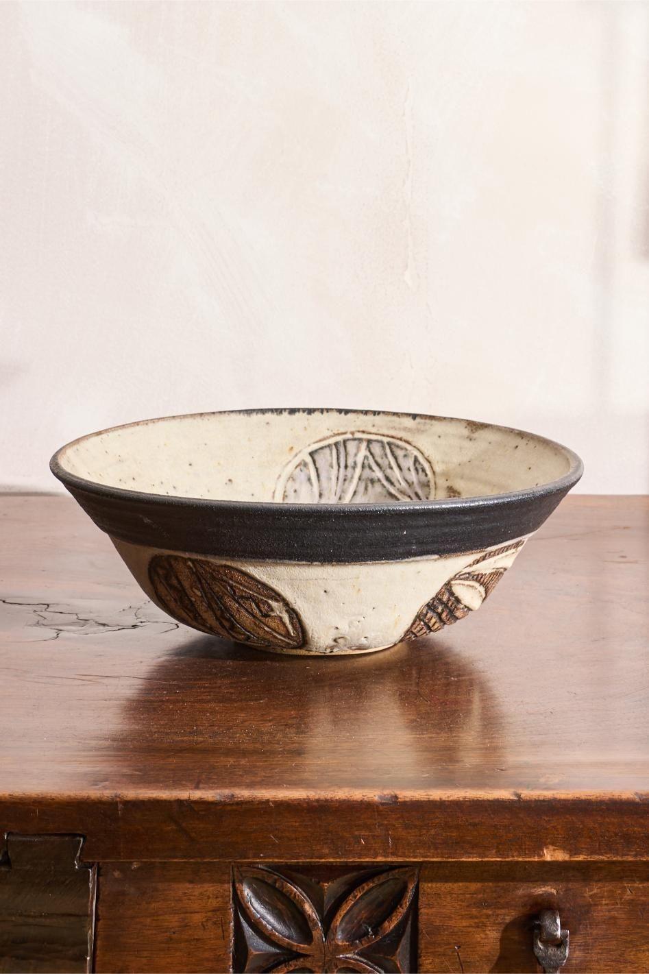 20th Century Large Abstract Patterned Bowl (1 of 6) 20th Century Large Abstract Patterned Bowl (1 of 6)