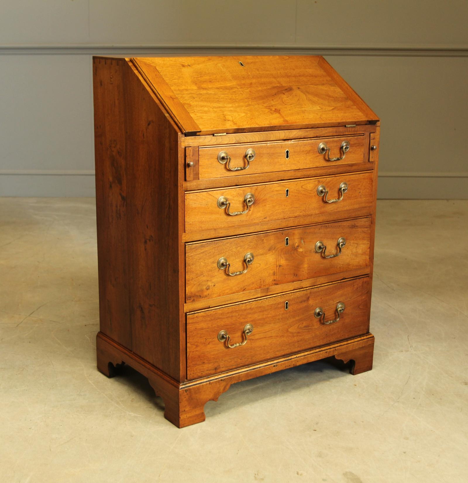 A Small 18th Century Chestnut Bureau (1 of 10)