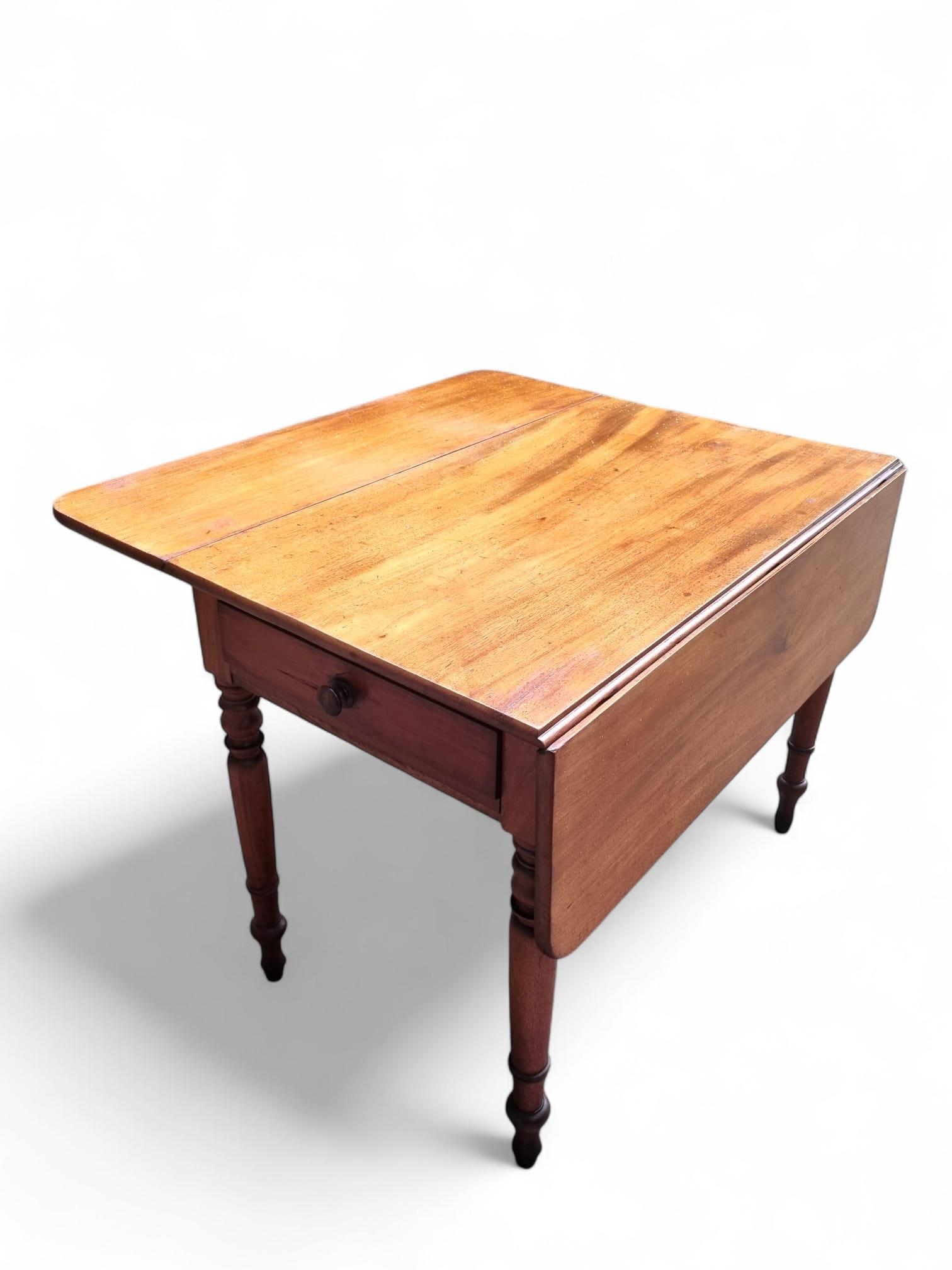 Antique Victorian Mahogany Drop-leaf Table 1860-1880 (1 of 9)