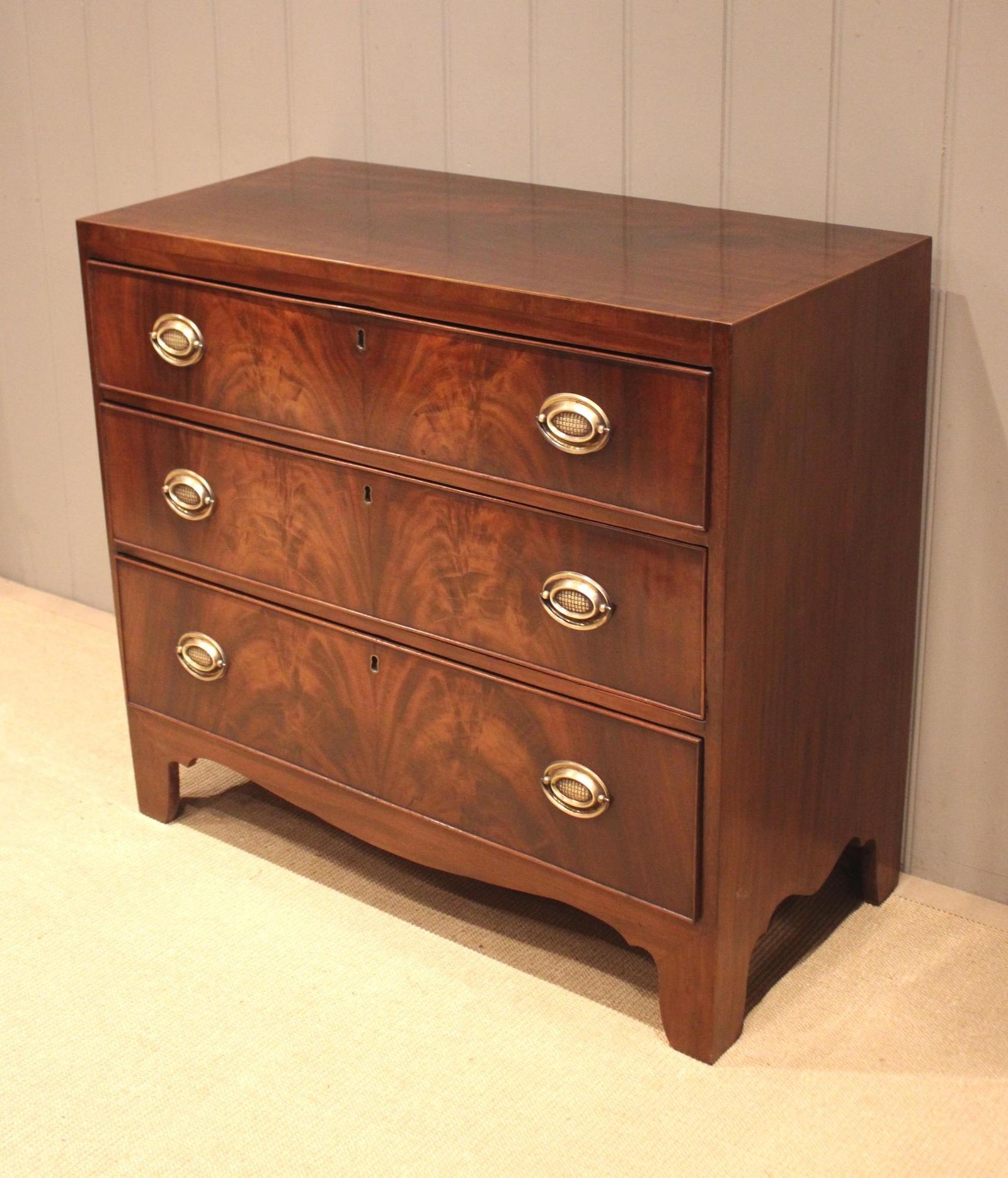 Early 19th Century Mahogany Chest Of Drawers (1 of 12) Early 19th Century Mahogany Chest Of Drawers (1 of 12)