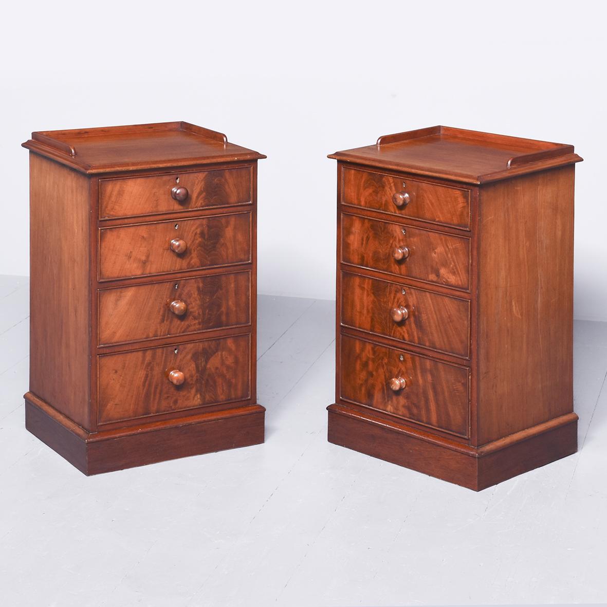 Pair of Early Victorian Mahogany Chest of Drawers / Bedside Lockers (1 of 9) Pair of Early Victorian Mahogany Chest of Drawers / Bedside Lockers (1 of 9)