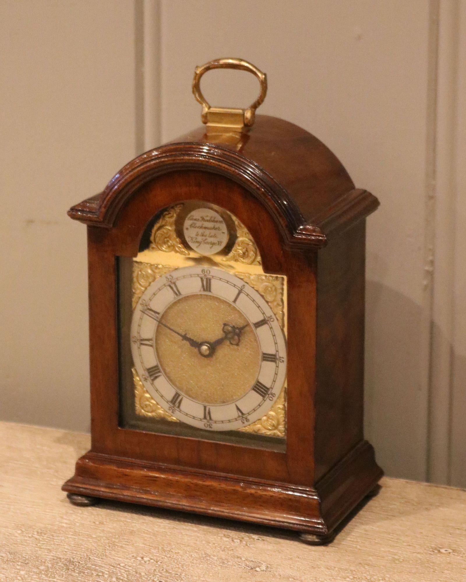 Miniature Mahogany Bracket Clock (1 of 10) Miniature Mahogany Bracket Clock (1 of 10)