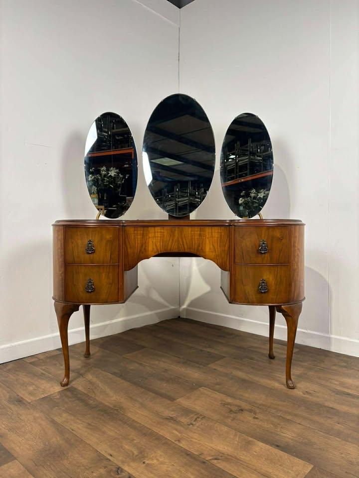 Vintage 1950s Walnut Kidney-shaped Dressing Table (1 of 16)