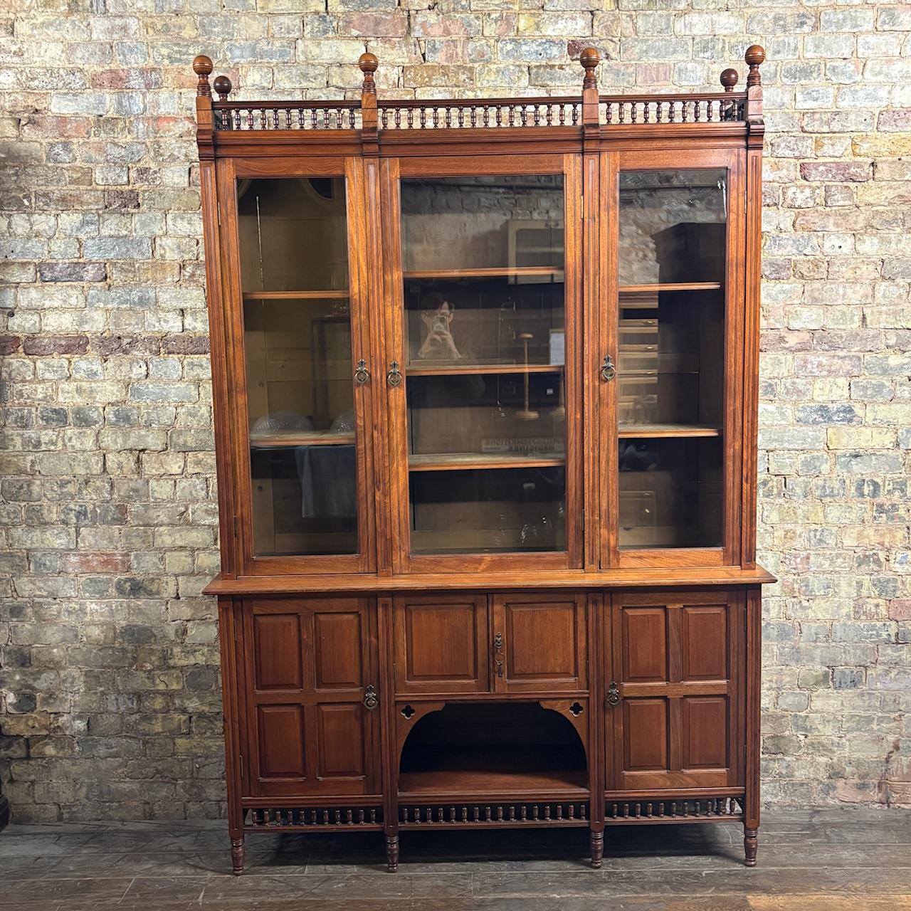 Gillows of Lancaster Mahogany Display Cabinet (1 of 10)