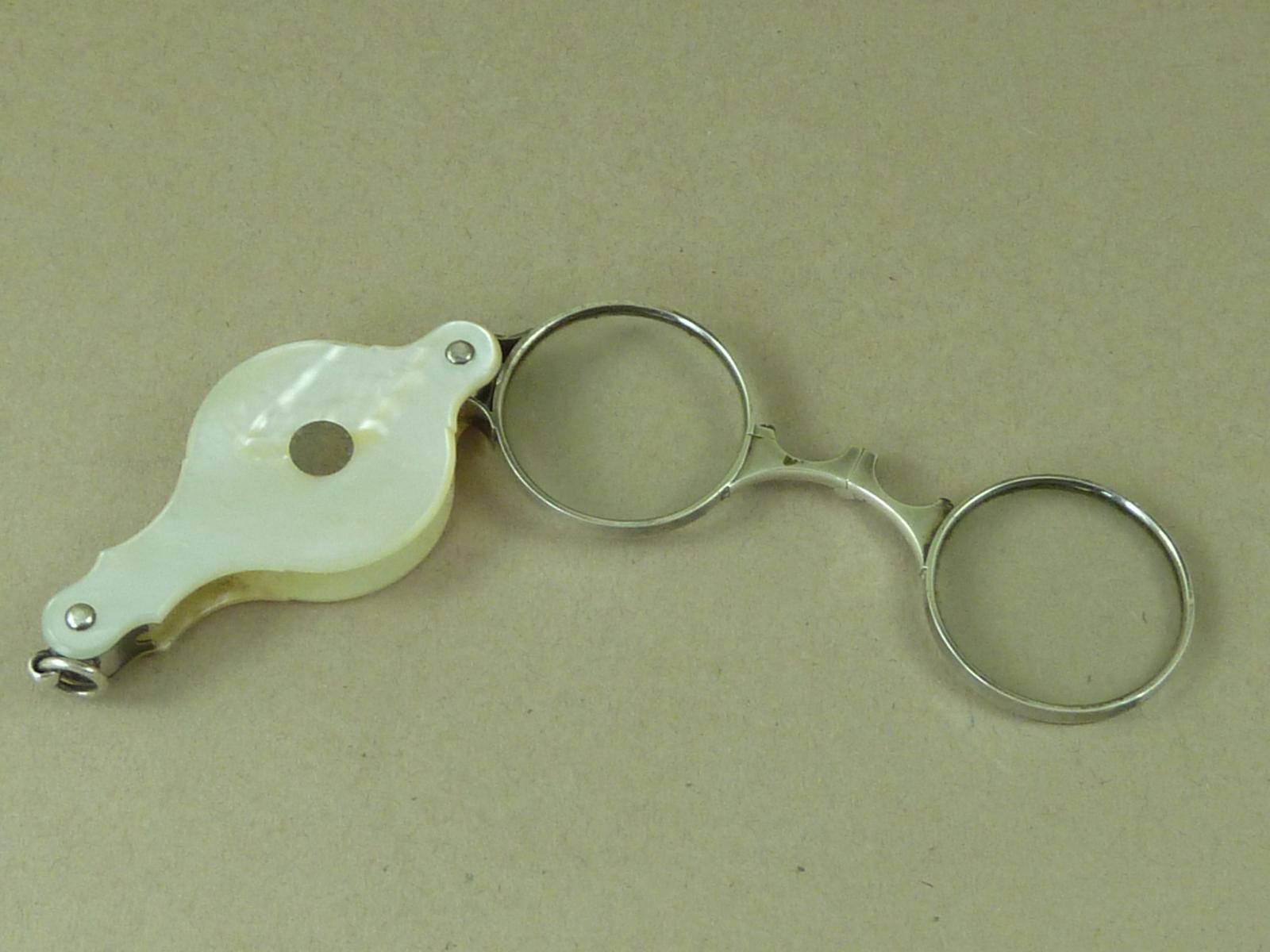 Silver Folding Hinged Bridge Unsprung Lorgnette Mop Spectacles c.1800 (1 of 8)