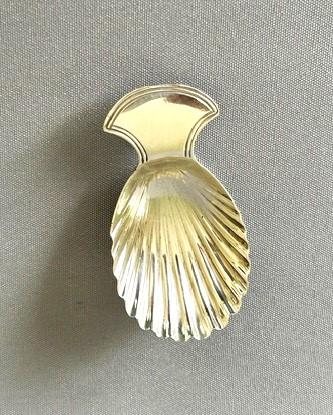 Georgian Shell Bowl Silver Caddy Spoon (1 of 4)
