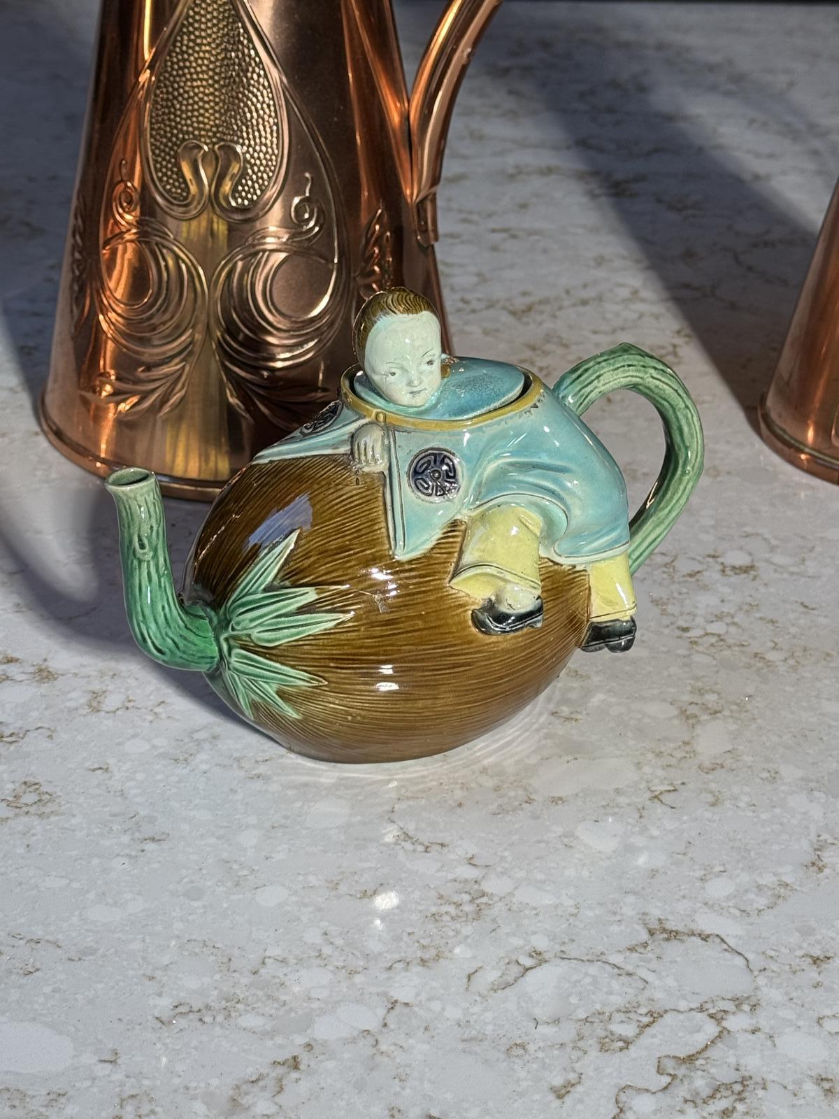 Majolica Coconut Teapot 1870 (1 of 11) Majolica Coconut Teapot 1870 (1 of 11)