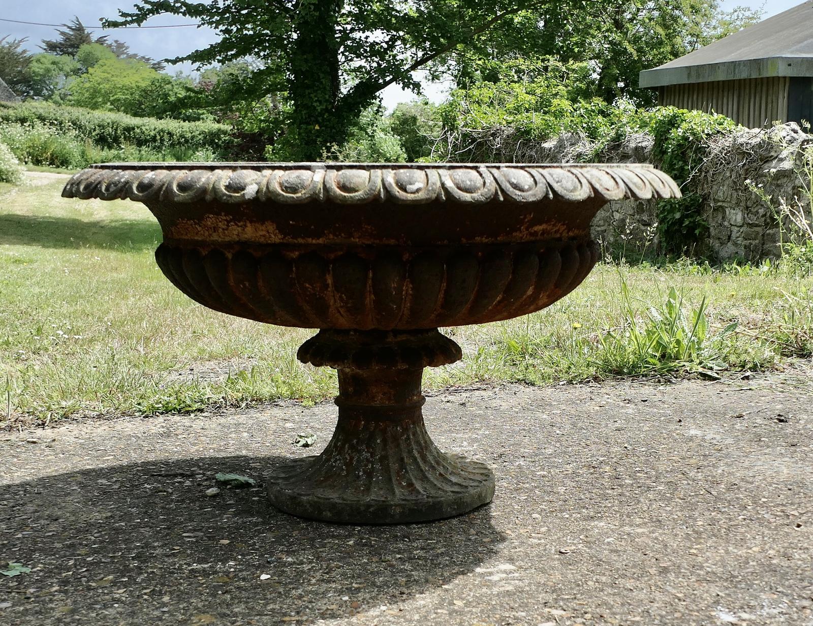 Large 19th Century Cast Iron Garden Urn / Garden Jardiniere (1 of 6) Large 19th Century Cast Iron Garden Urn / Garden Jardiniere (1 of 6)