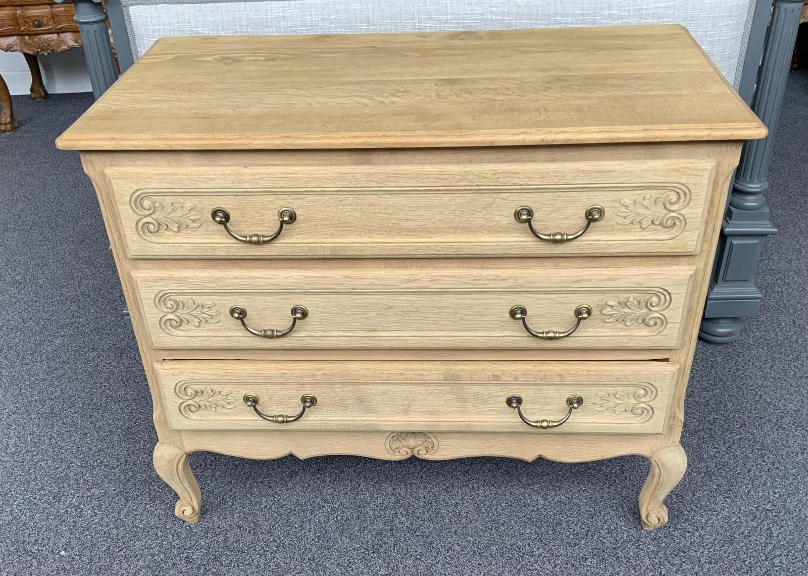BLEACHED OAK FRENCH CHEST OF DRAWERS (1 of 6) BLEACHED OAK FRENCH CHEST OF DRAWERS (1 of 6)