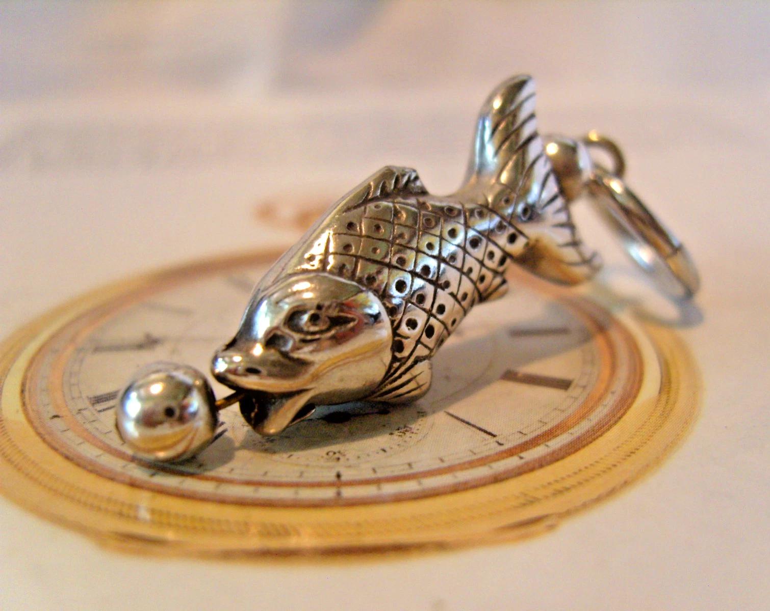 Pocket Watch Chain Fish Fob 1960s Vintage Silver Nickel 5.3 cm Length (1 of 8) Pocket Watch Chain Fish Fob 1960s Vintage Silver Nickel 5.3 cm Length (1 of 8)
