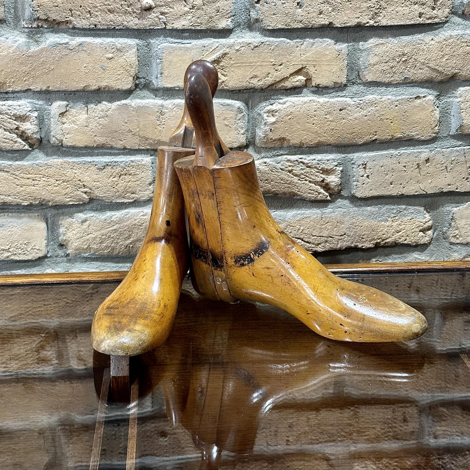 Late Victorian Boot / Shoe Trees (1) LA464755