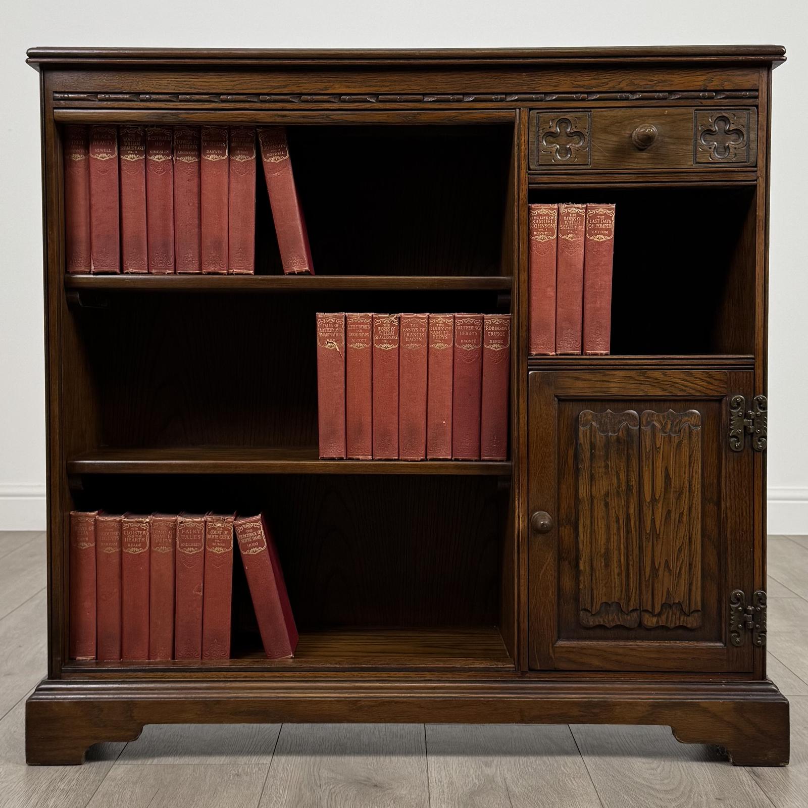 Antique 20th Century Linenfold Bookcase Cabinet in Oak (1 of 13)