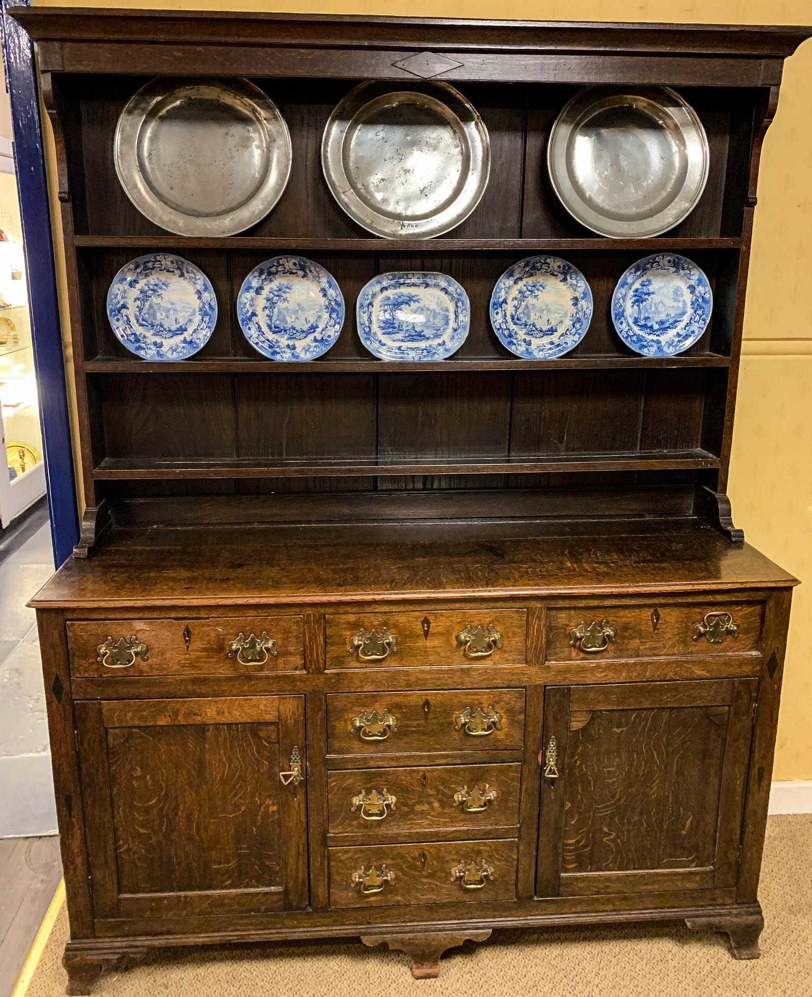 An 18th Century Oak Dresser Georgian (1 of 9) An 18th Century Oak Dresser Georgian (1 of 9)