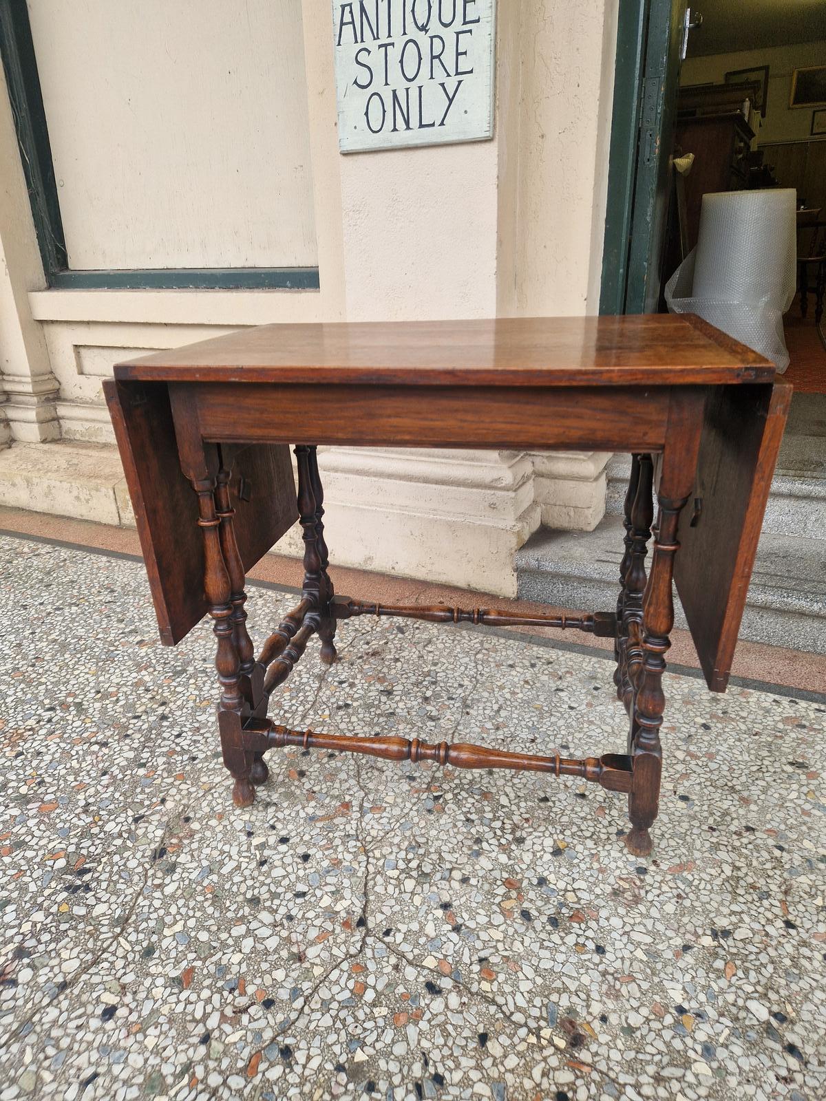 Oak Side / Hall Table (1 of 8)