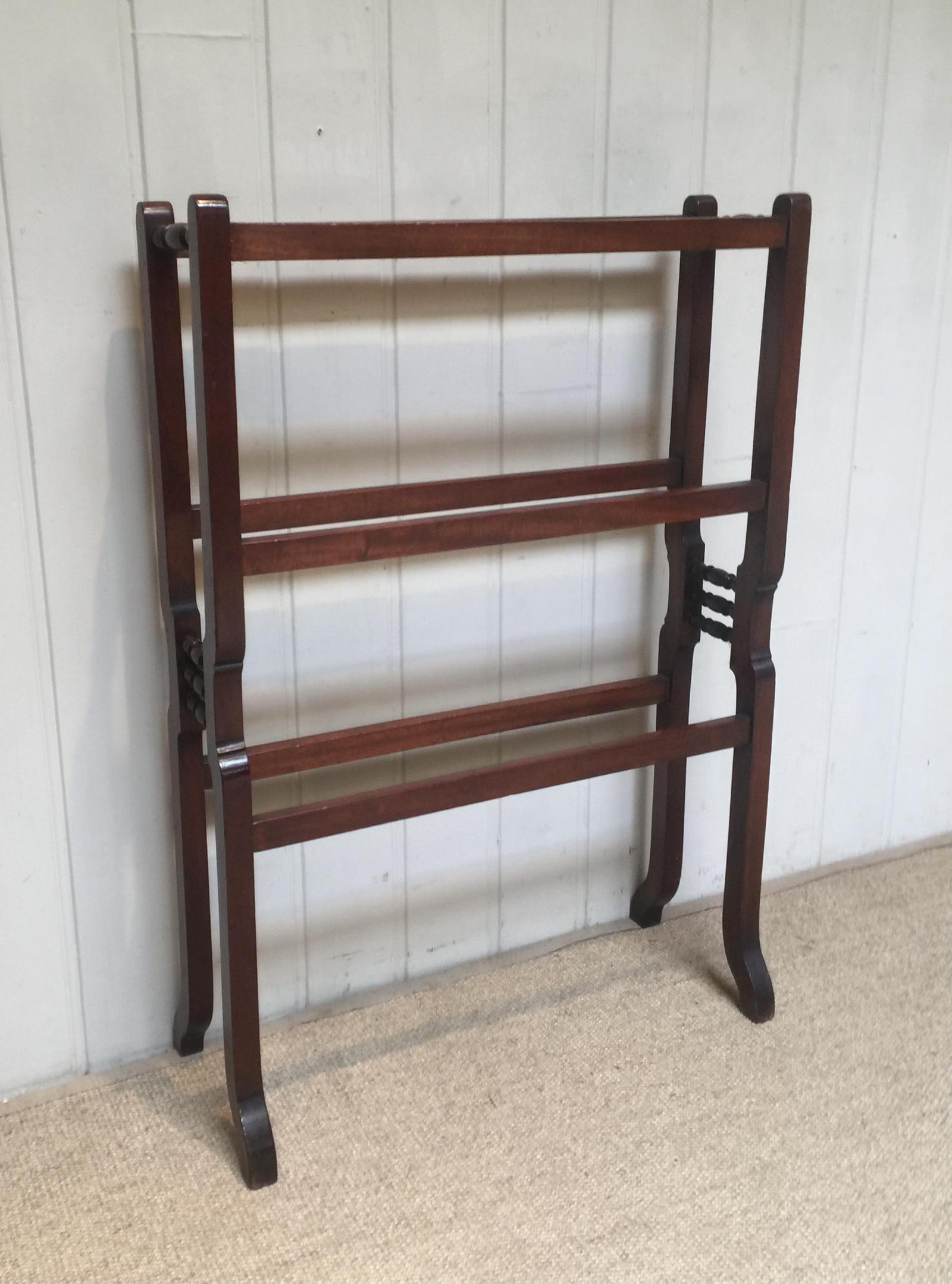 Late 19th Century Mahogany Towel Rail (1 of 4) Late 19th Century Mahogany Towel Rail (1 of 4)