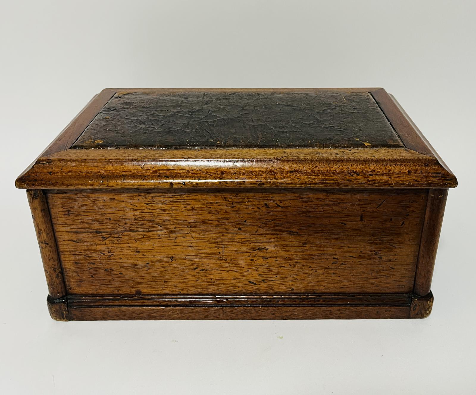Antique Mahogany Shoe Shine Box (1 of 19)