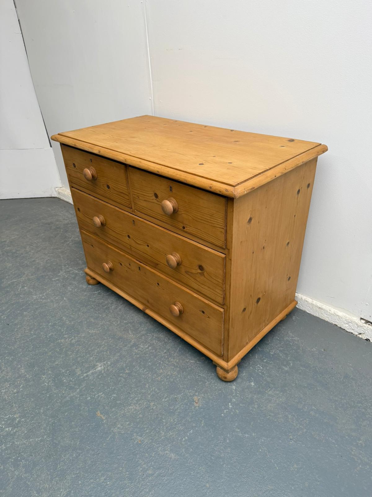 Great Antique Pine Waxed Plank End 4 Drawer Victorian Chest of Drawers (1 of 9) Great Antique Pine Waxed Plank End 4 Drawer Victorian Chest of Drawers (1 of 9)