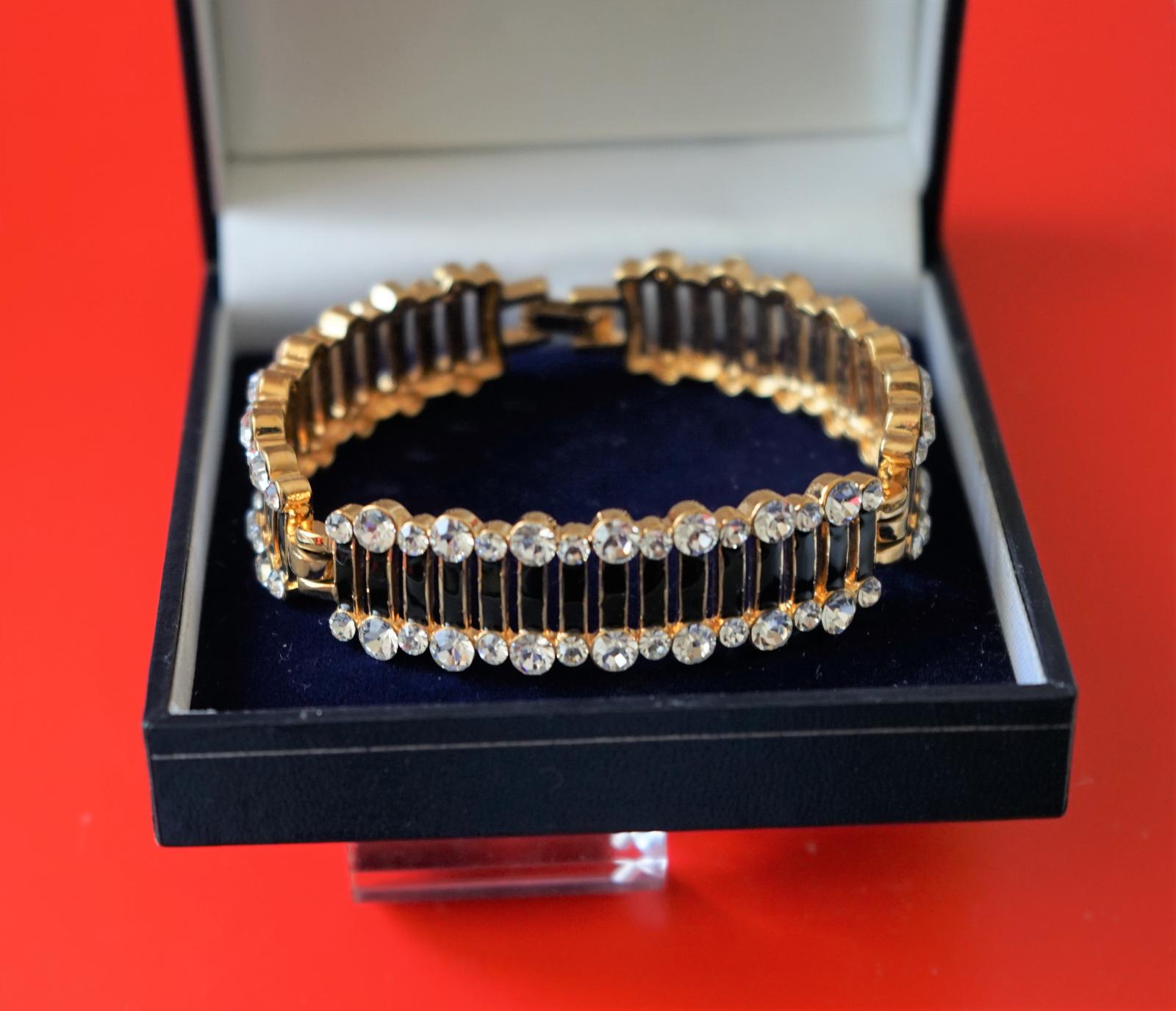 Vintage Designer 50s Enamel Rhinestone Bracelet – Boxed Jewellery / Present (1 of 10) Vintage Designer 50s Enamel Rhinestone Bracelet – Boxed Jewellery / Present (1 of 10)