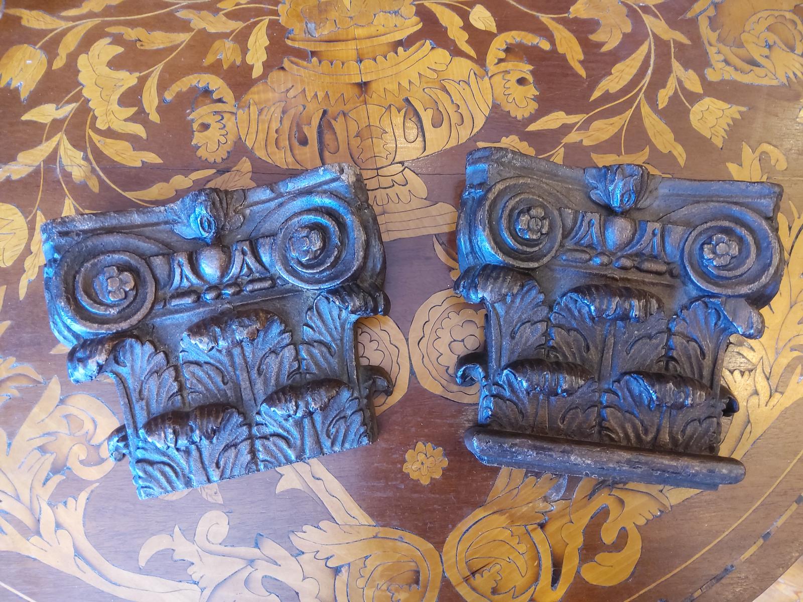 Pair of 18th Century Carved Oak Capitals (1 of 4) Pair of 18th Century Carved Oak Capitals (1 of 4)