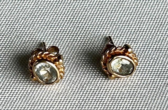 Pair of Vintage 9ct Gold & Aquamarine Stud Earrings (1 of 5) Pair of Vintage 9ct Gold & Aquamarine Stud Earrings (1 of 5)