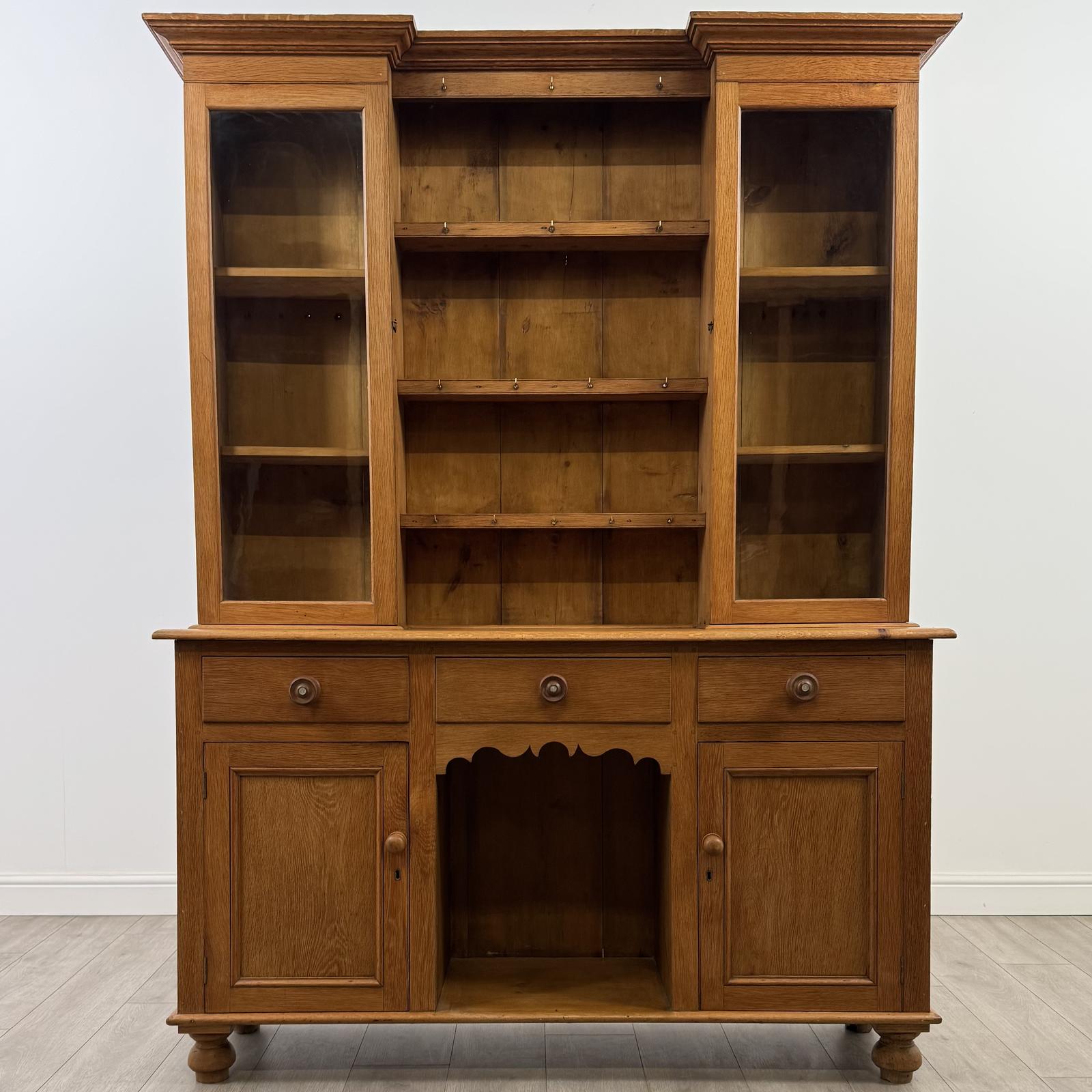English 19th Century Oak Chest of Drawers - main image