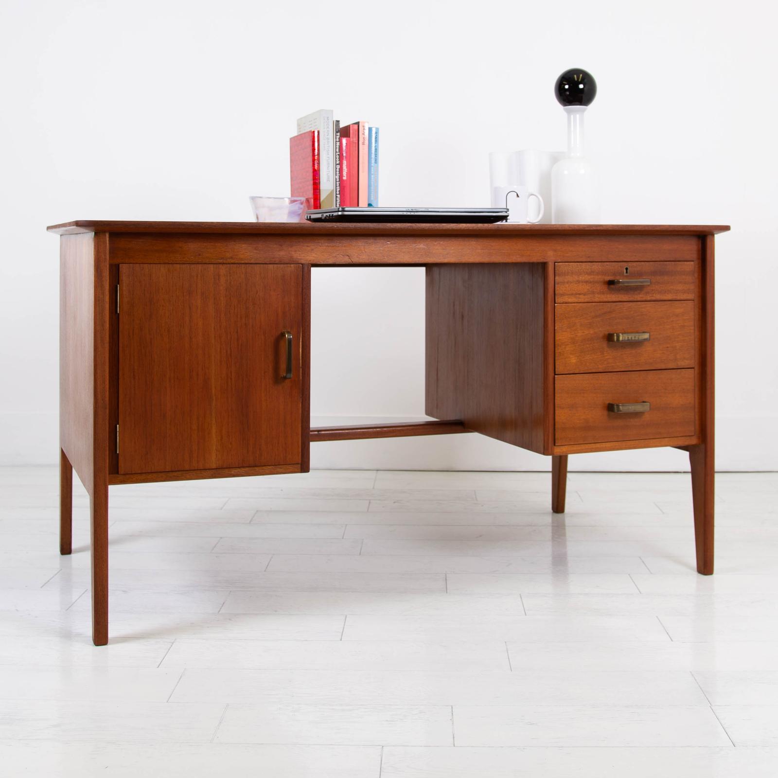 Mid Century Vintage Teak Gordon Russell Desk (1 of 16) Mid Century Vintage Teak Gordon Russell Desk (1 of 16)