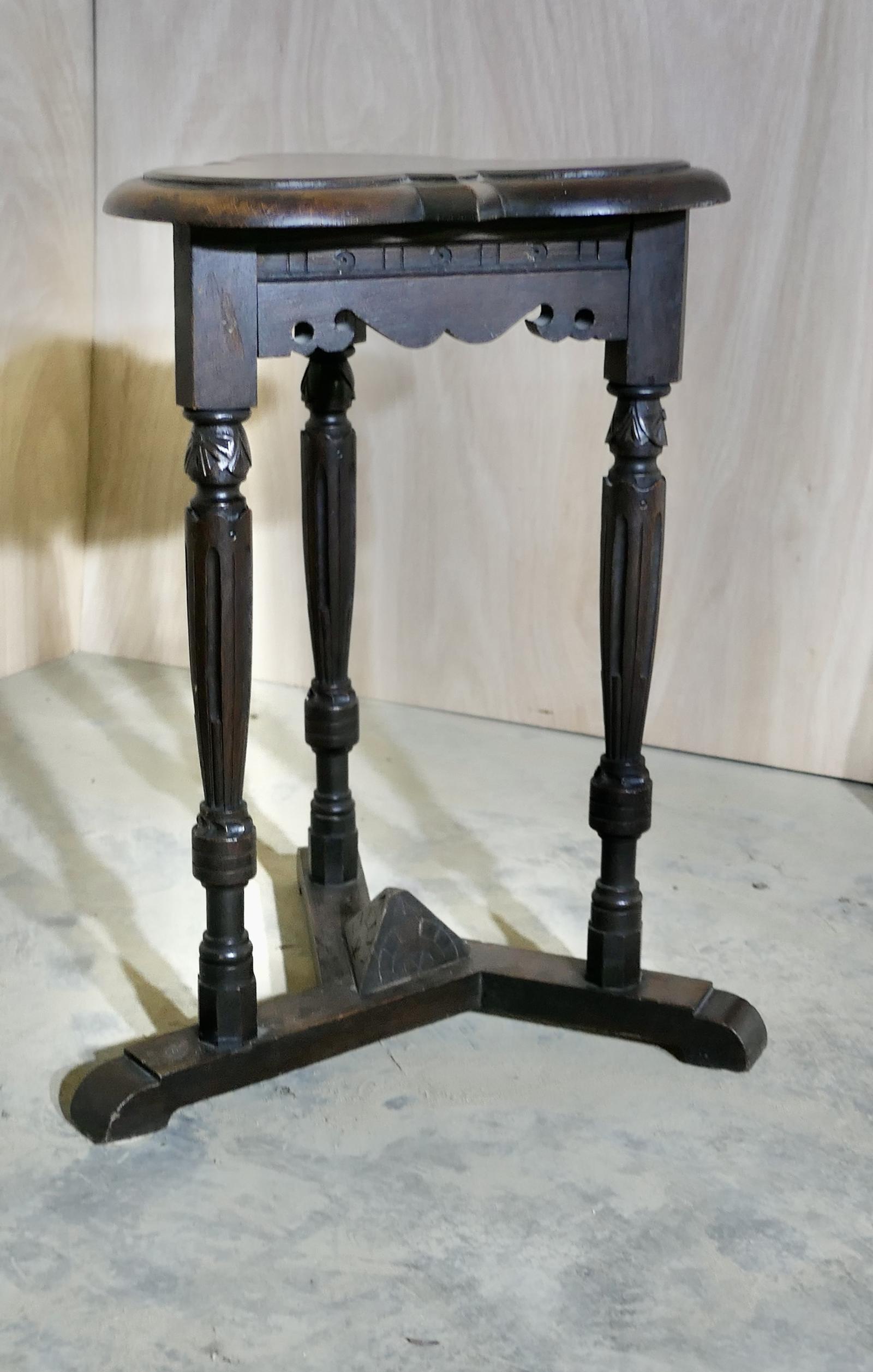 Celtic Gothic Oak Clover Leaf Table (1 of 7) Celtic Gothic Oak Clover Leaf Table (1 of 7)