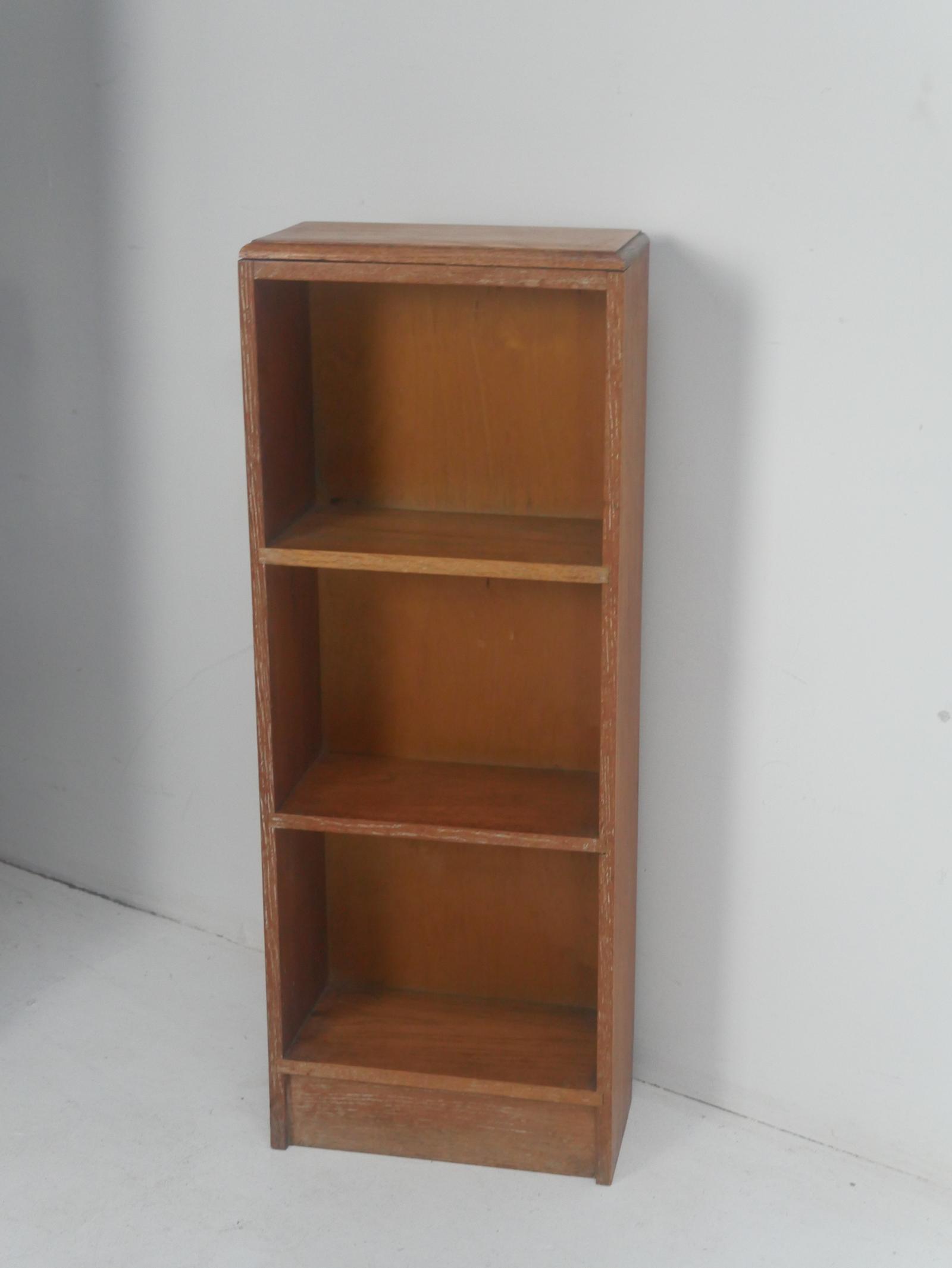 Petit Oak Bookcase Attributed to Heals (1 of 8) Petit Oak Bookcase Attributed to Heals (1 of 8)