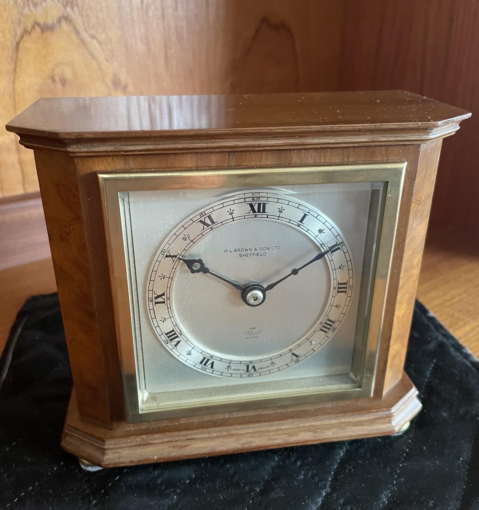 Mahogany Cased Elliott Mantel Clock R/0622/FT / LA417819