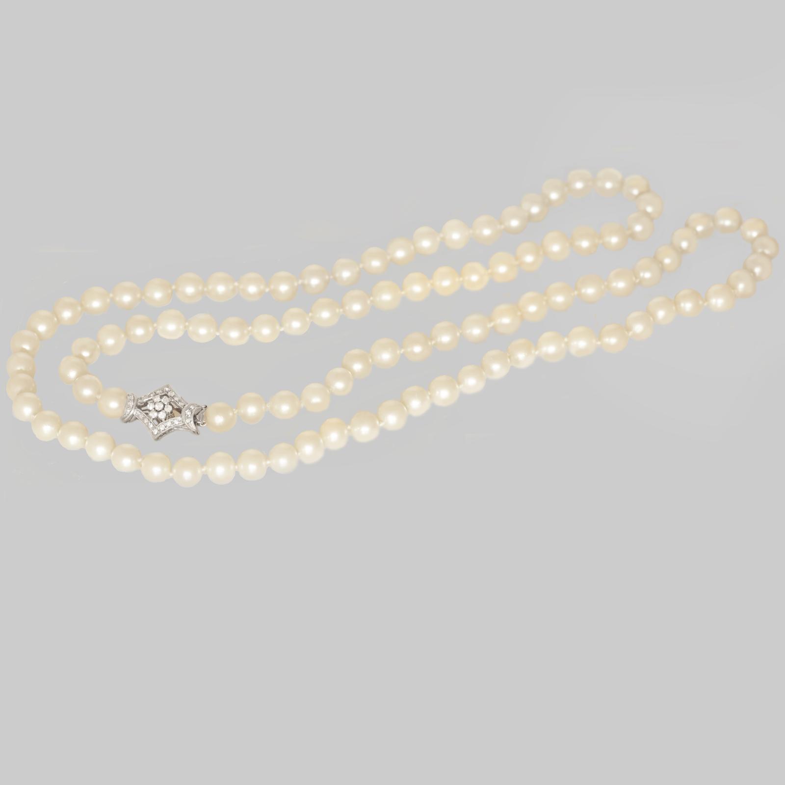 Vintage Long Pearl Necklace with 18ct White Gold Old Cut Diamond Clasp c.1950 (1 of 14) Vintage Long Pearl Necklace with 18ct White Gold Old Cut Diamond Clasp c.1950 (1 of 14)