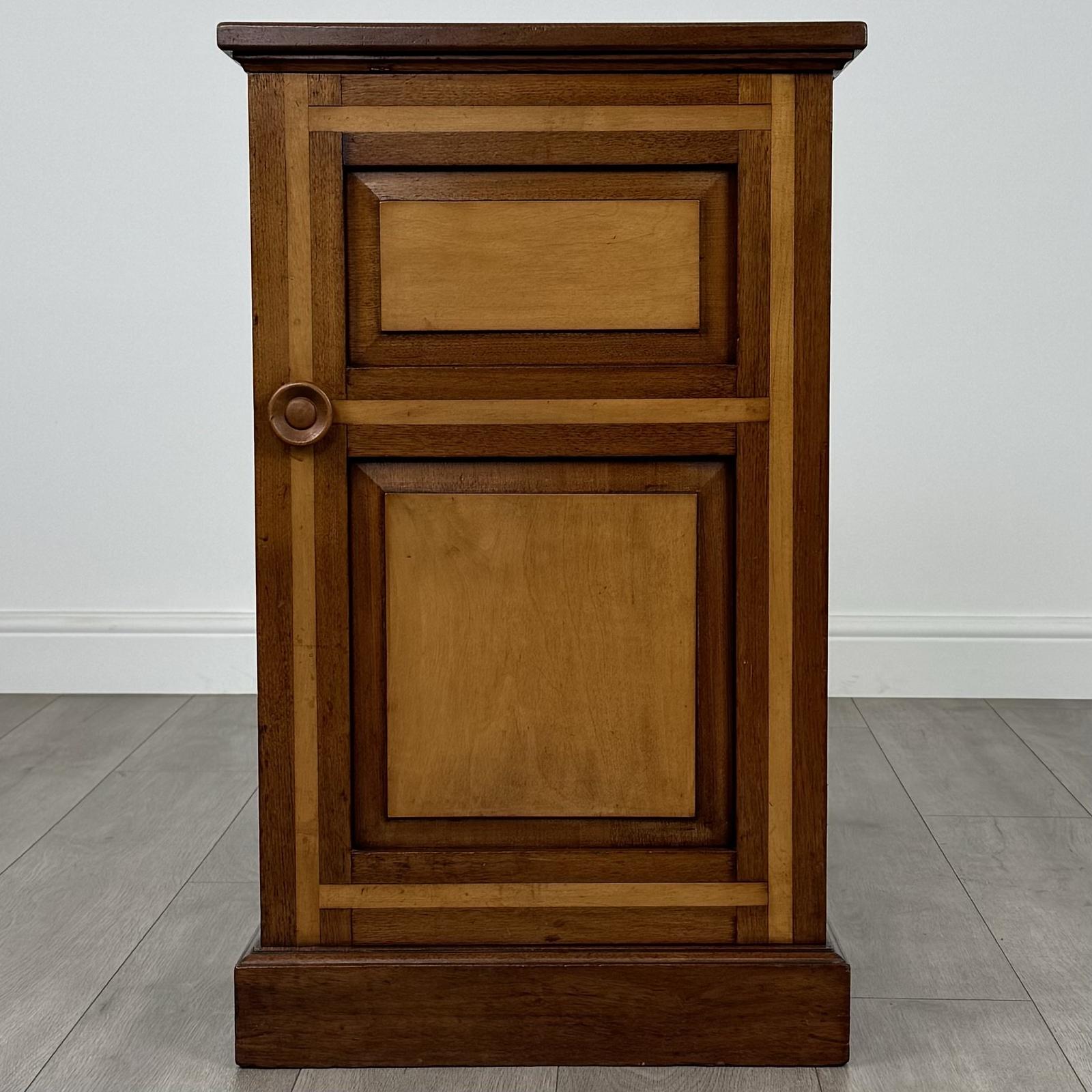 Antique 20th Century Good Quality Walnut Cabinet (1 of 10)