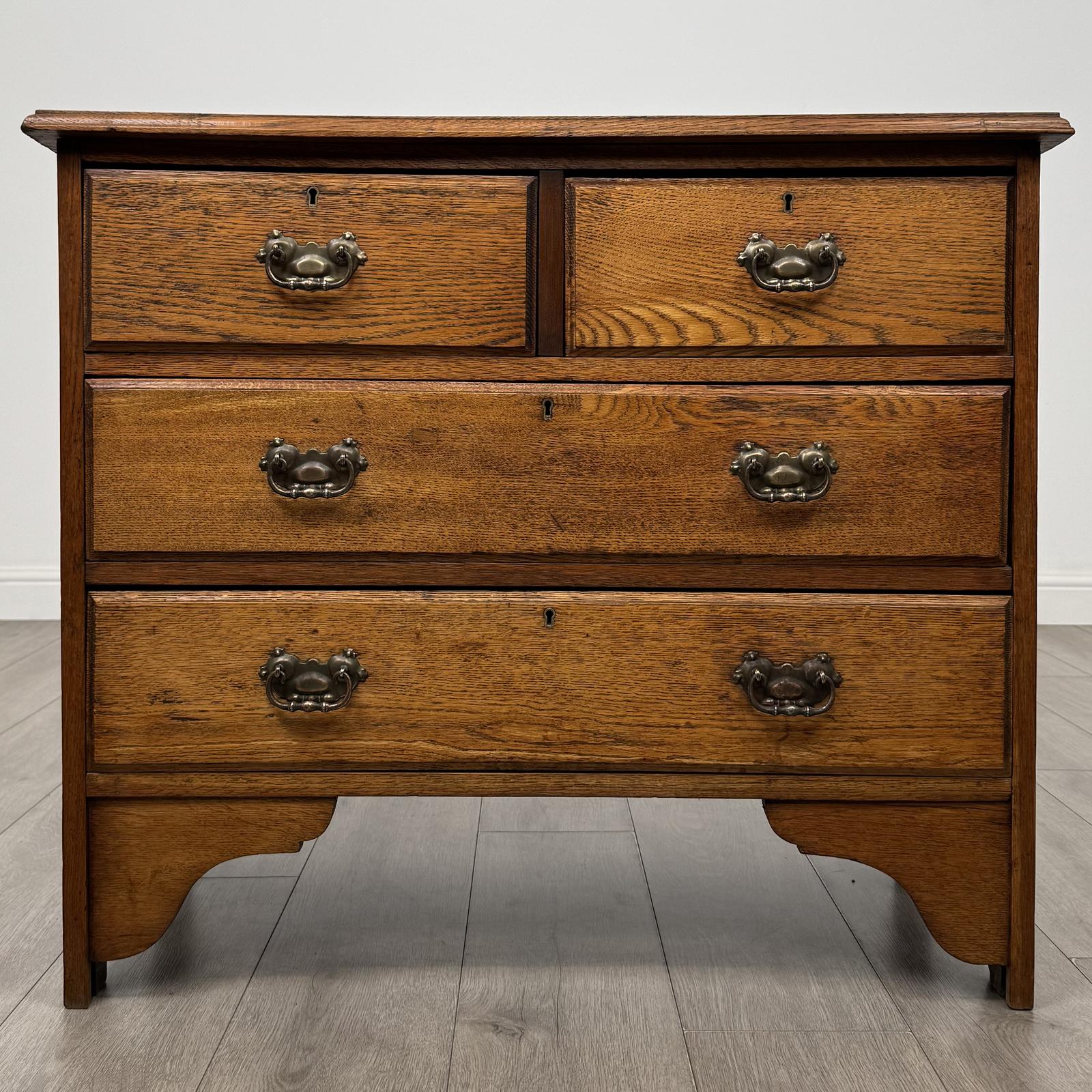 Antique 20th Century Edwardian Chest of Drawers in Oak (1 of 11) Antique 20th Century Edwardian Chest of Drawers in Oak (1 of 11)