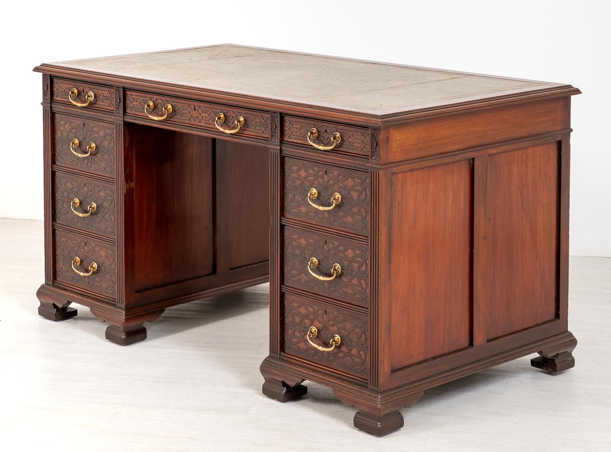 Amazing Edwards & Roberts Mahogany Desk (1 of 9) Amazing Edwards & Roberts Mahogany Desk (1 of 9)