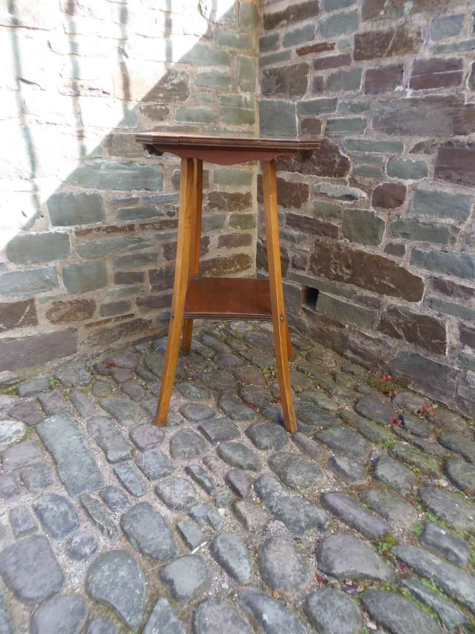 Simple Arts & Crafts Table (1 of 4) Simple Arts & Crafts Table (1 of 4)