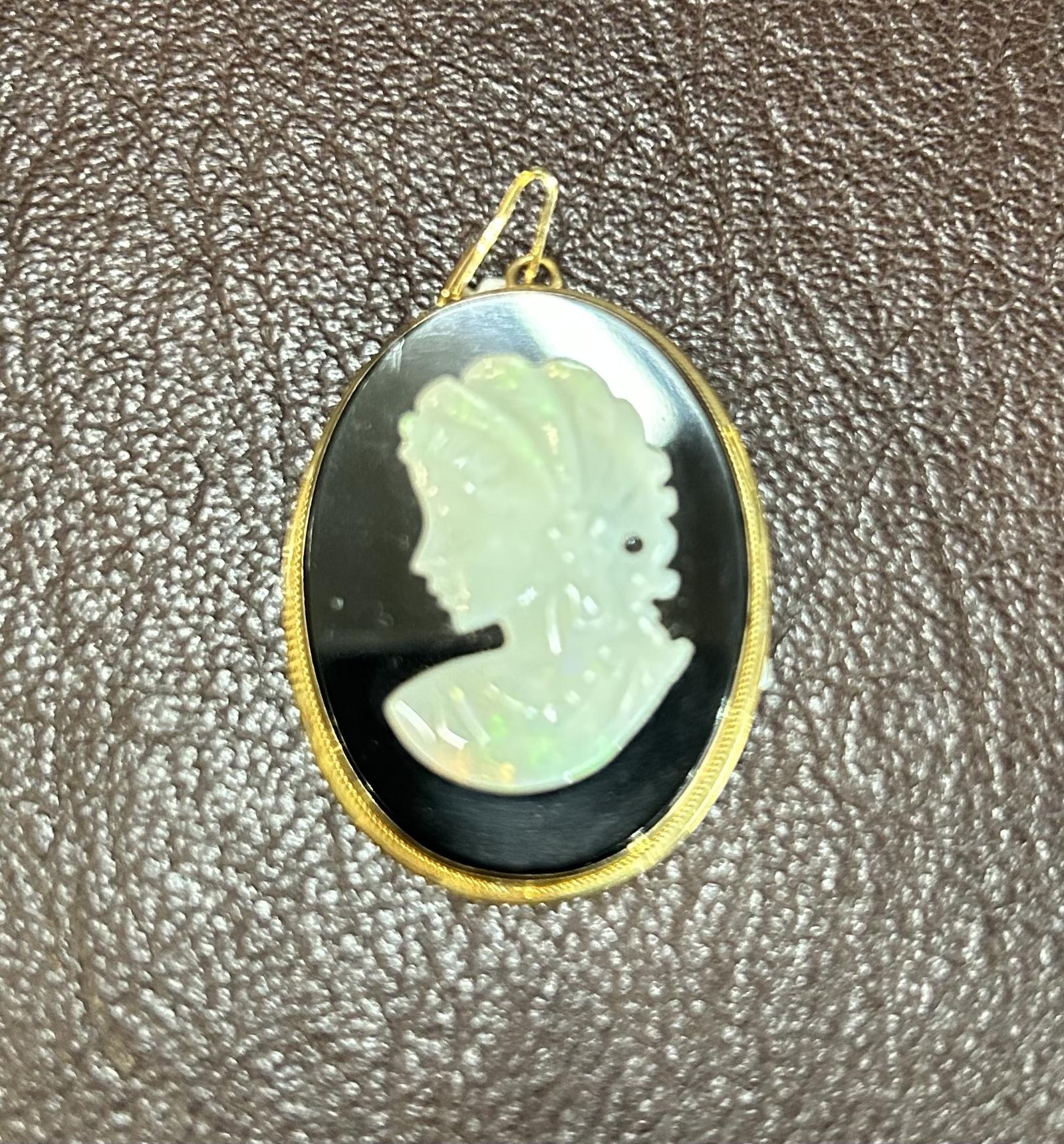 Large 9ct Pendant (1 of 2) Large 9ct Pendant (1 of 2)