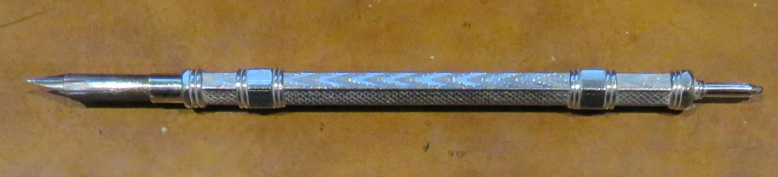 Silver Dip Pen & Propelling Pencil (1 of 2) Silver Dip Pen & Propelling Pencil (1 of 2)