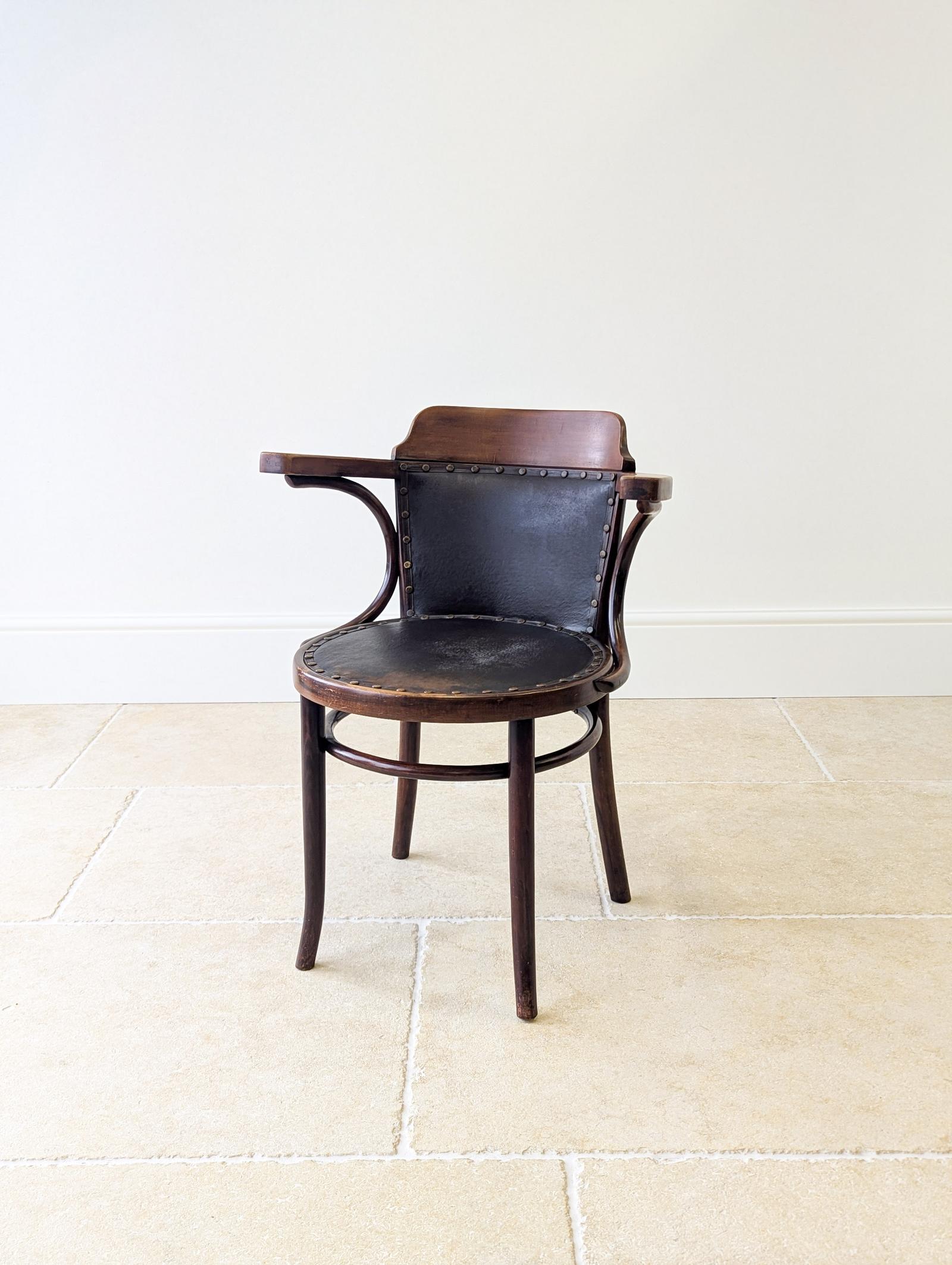 Antique Edwardian Thonet Bentwood Café Armchair c.1910 (1 of 15) Antique Edwardian Thonet Bentwood Café Armchair c.1910 (1 of 15)