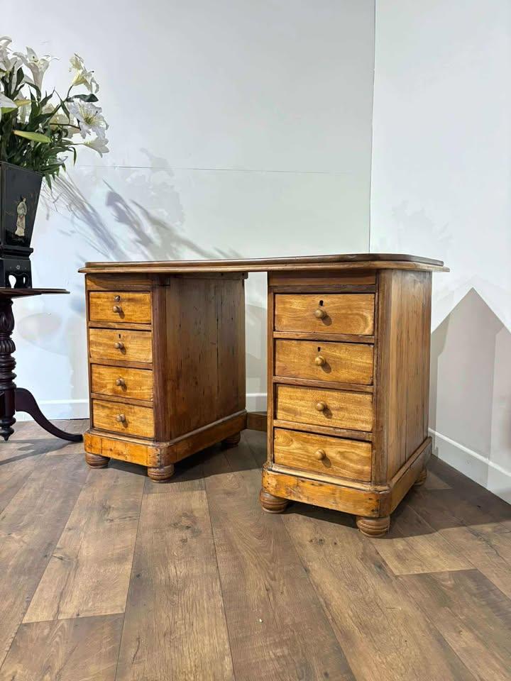 Victorian Pine Kneehole Desk (1 of 17)