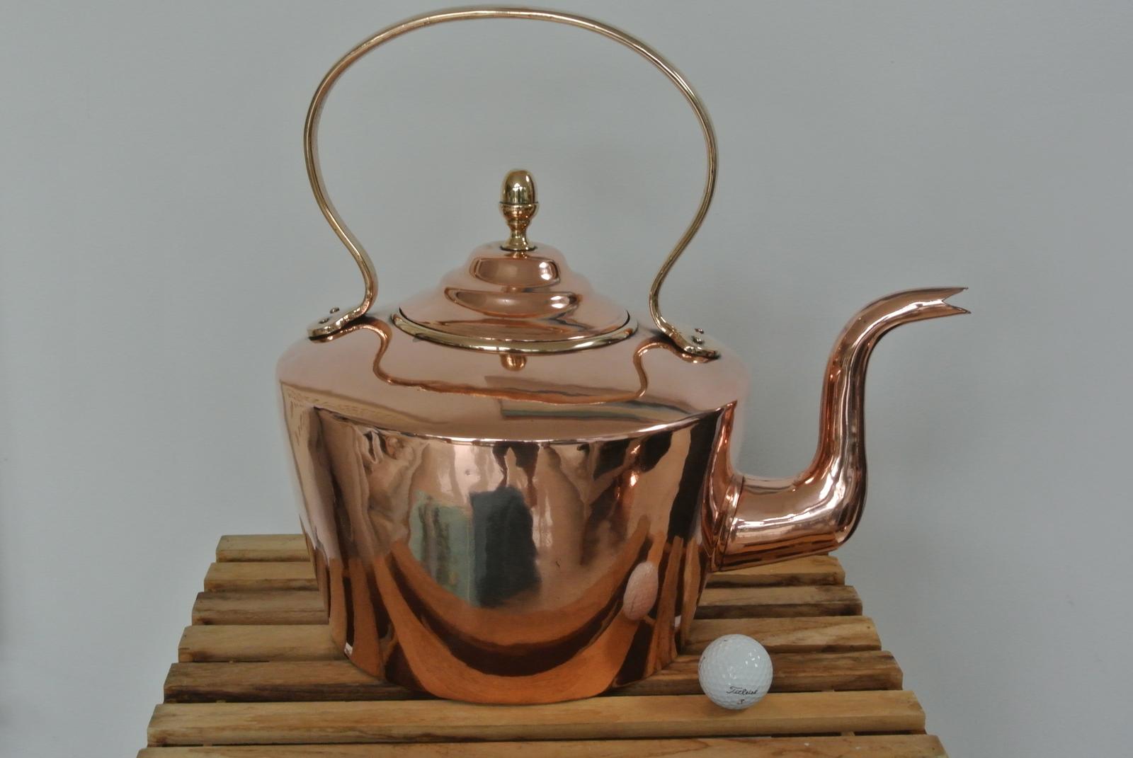 Fine Huge 16-18 Pint English Victorian Copper Kettle with Castellated Seam (1 of 9) Fine Huge 16-18 Pint English Victorian Copper Kettle with Castellated Seam (1 of 9)