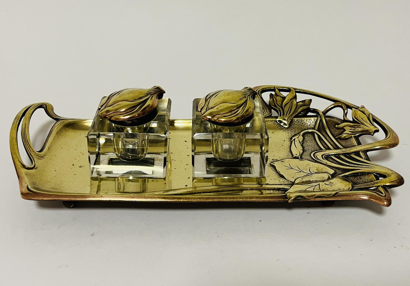 Art Nouveau Brass Geschutzt Desk Stand (1 of 17) Art Nouveau Brass Geschutzt Desk Stand (1 of 17)