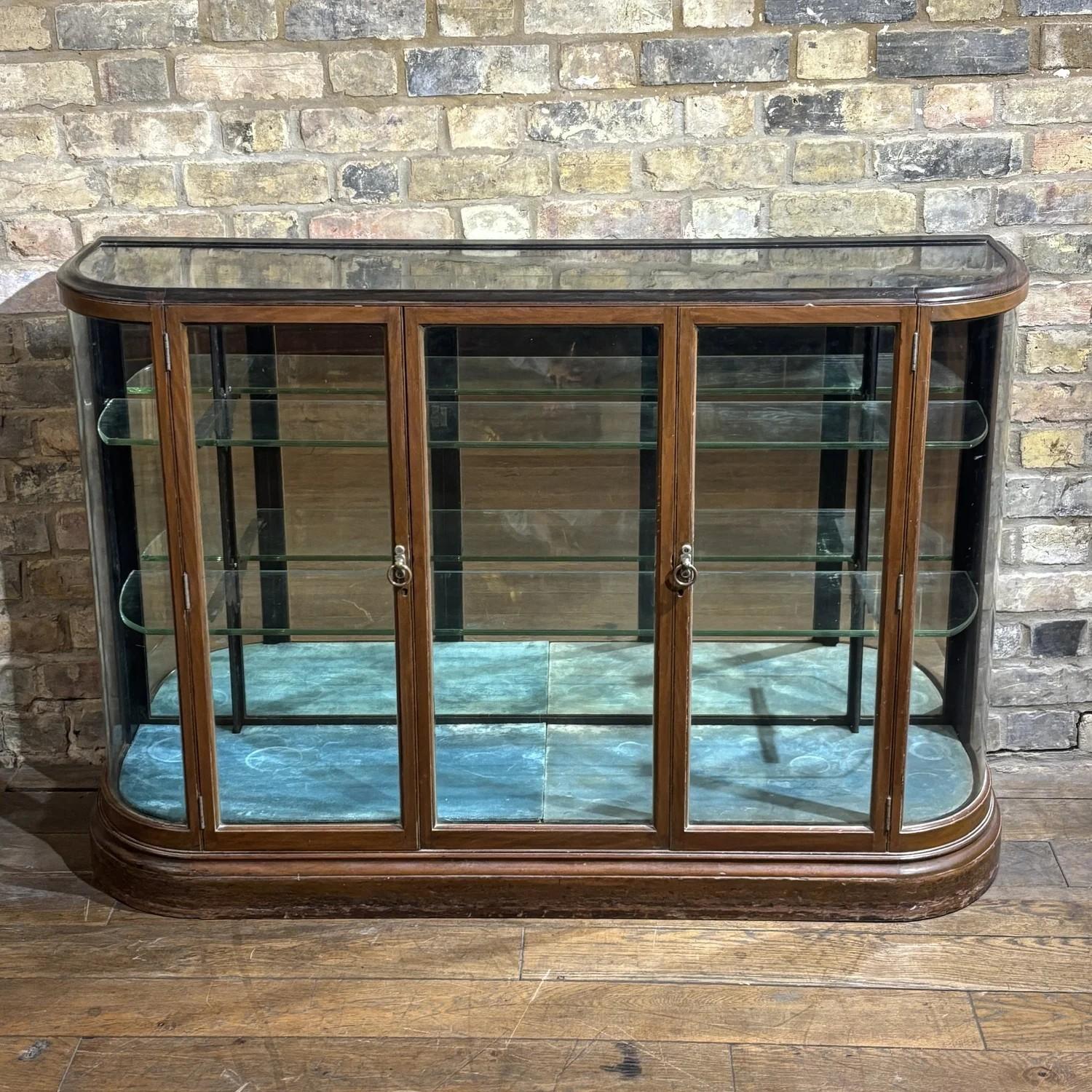 Mahogany Bow End Shop Display Cabinet 1900s (1 of 6) Mahogany Bow End Shop Display Cabinet 1900s (1 of 6)