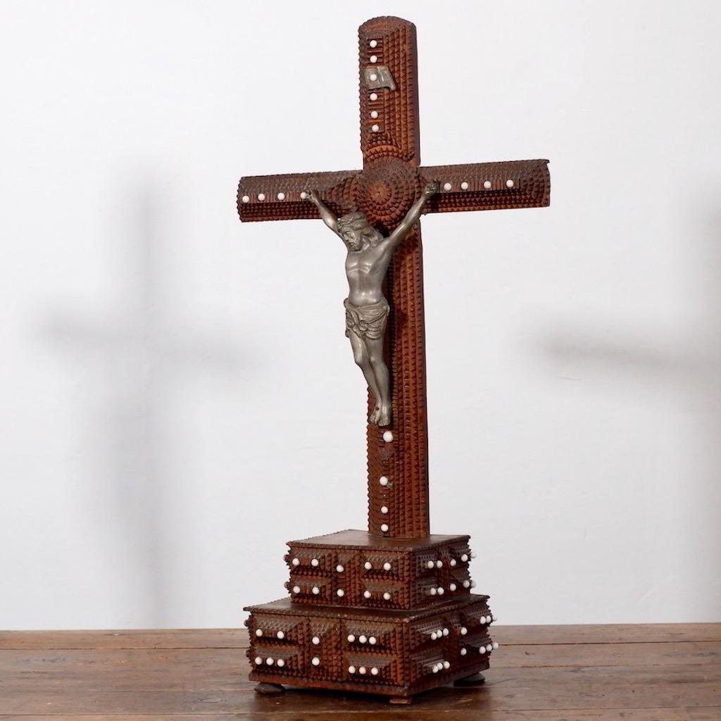 Tramp Art Crucifix (1 of 5) Tramp Art Crucifix (1 of 5)