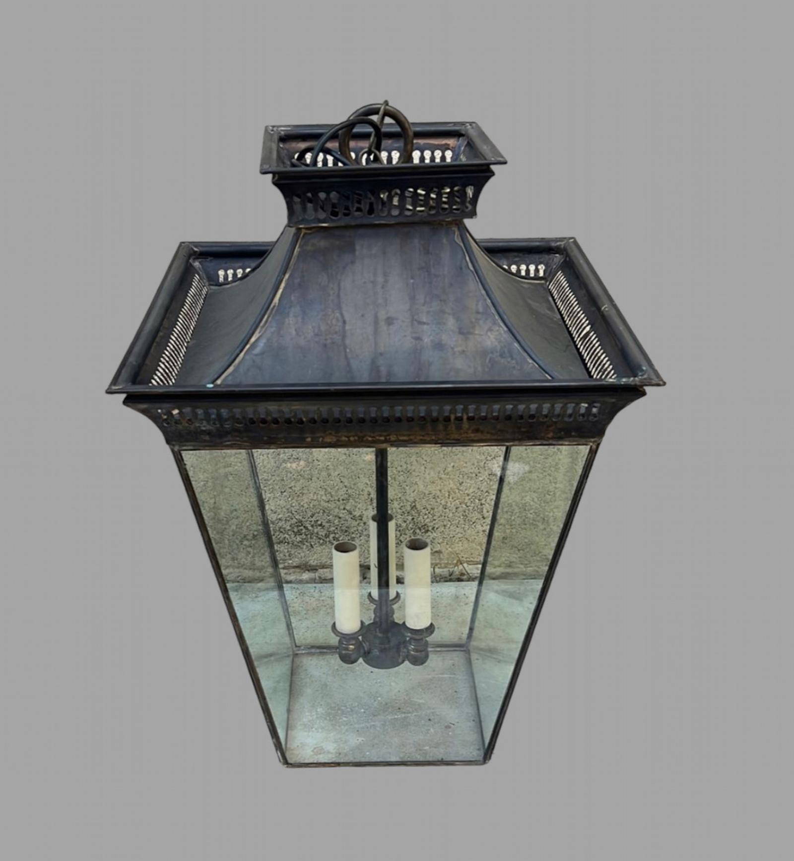 Good Sized Hall Lantern (1 of 4) Good Sized Hall Lantern (1 of 4)