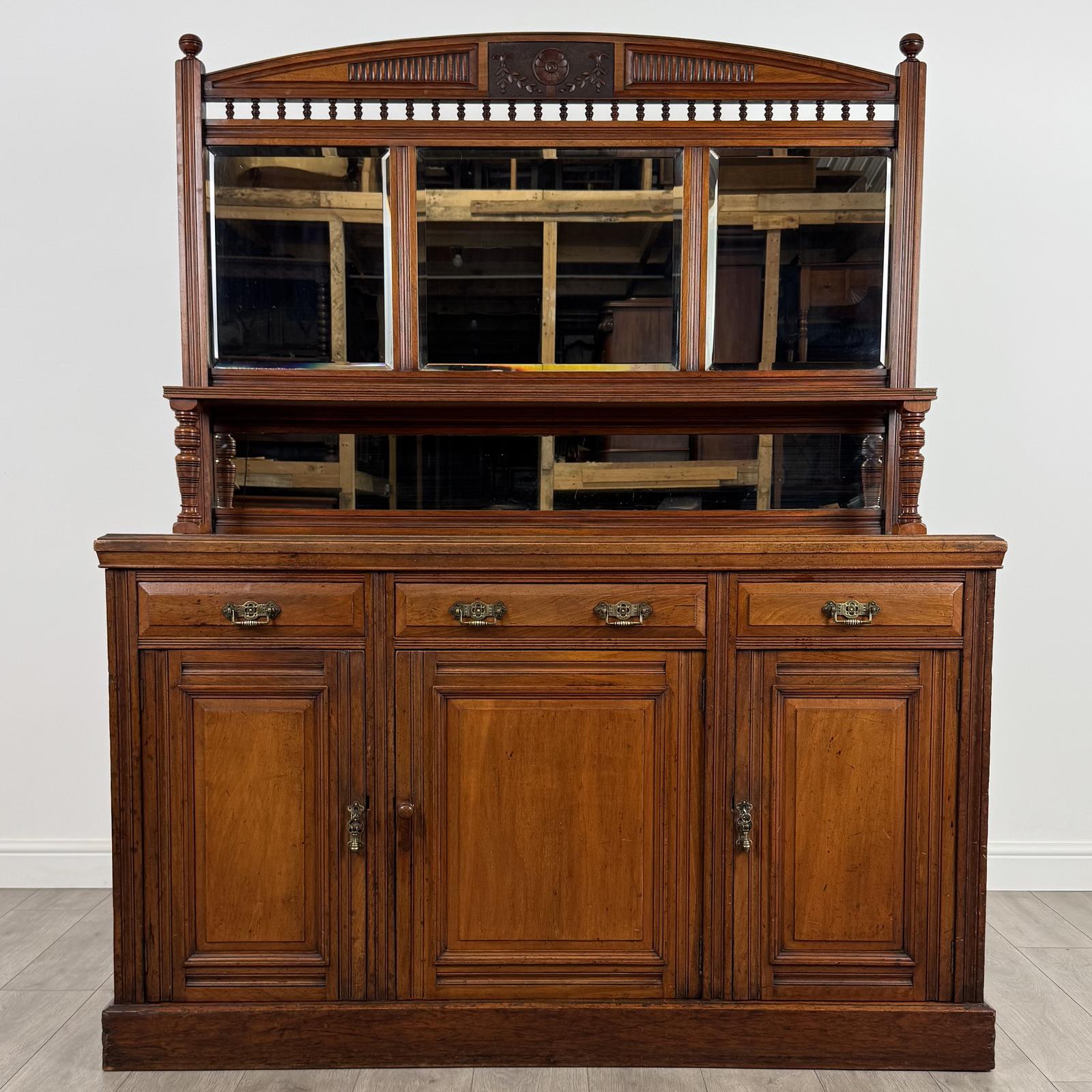 Antique 20th Century Good Quality Sideboard in Walnut (1 of 12)