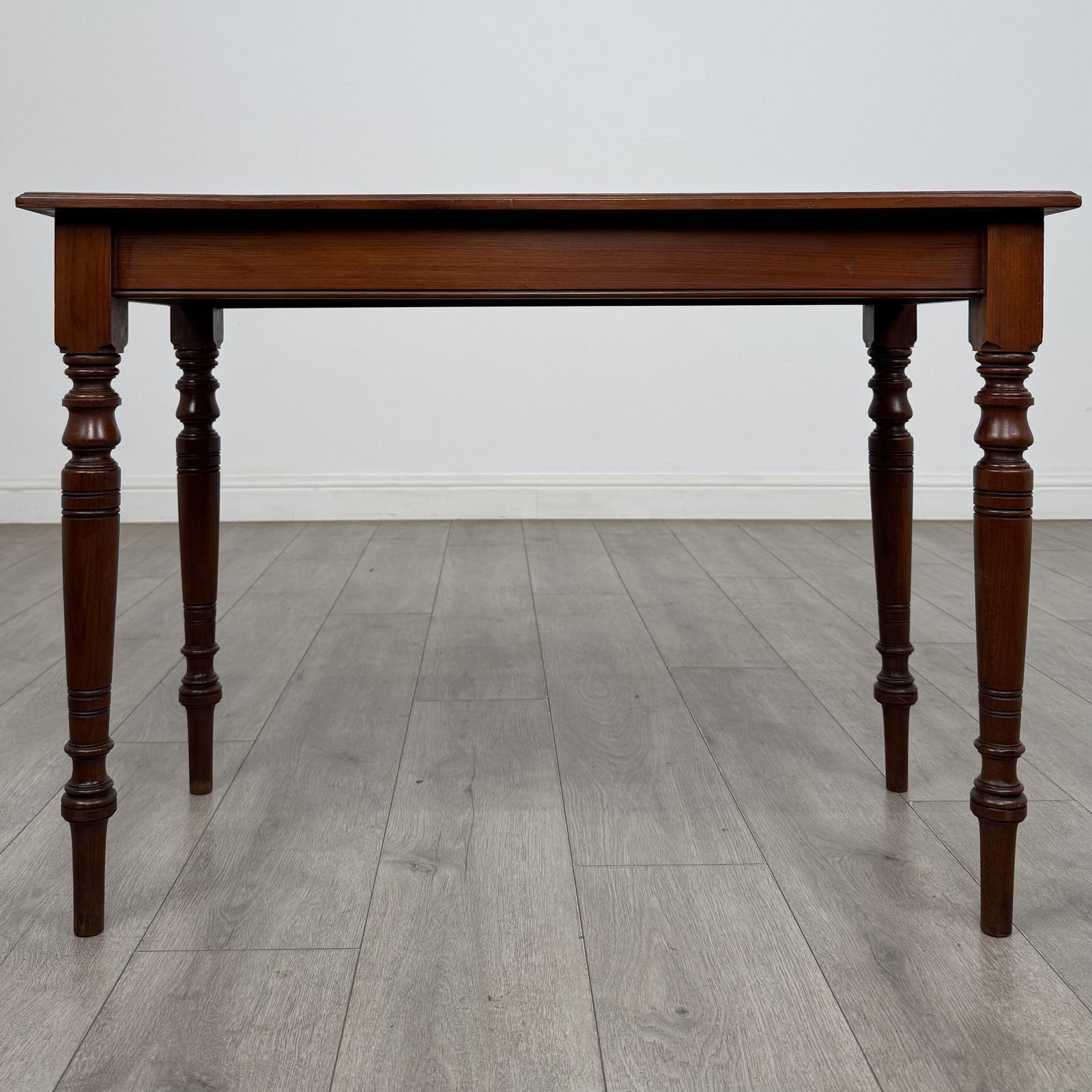 Antique 20th Century Edwardian Side Table in Walnut (1 of 9) Antique 20th Century Edwardian Side Table in Walnut (1 of 9)