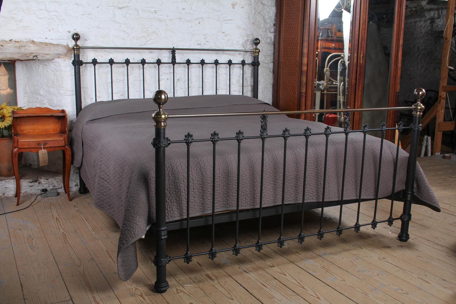 Attractive Brass and Iron Super King Size Bed (1 of 9)